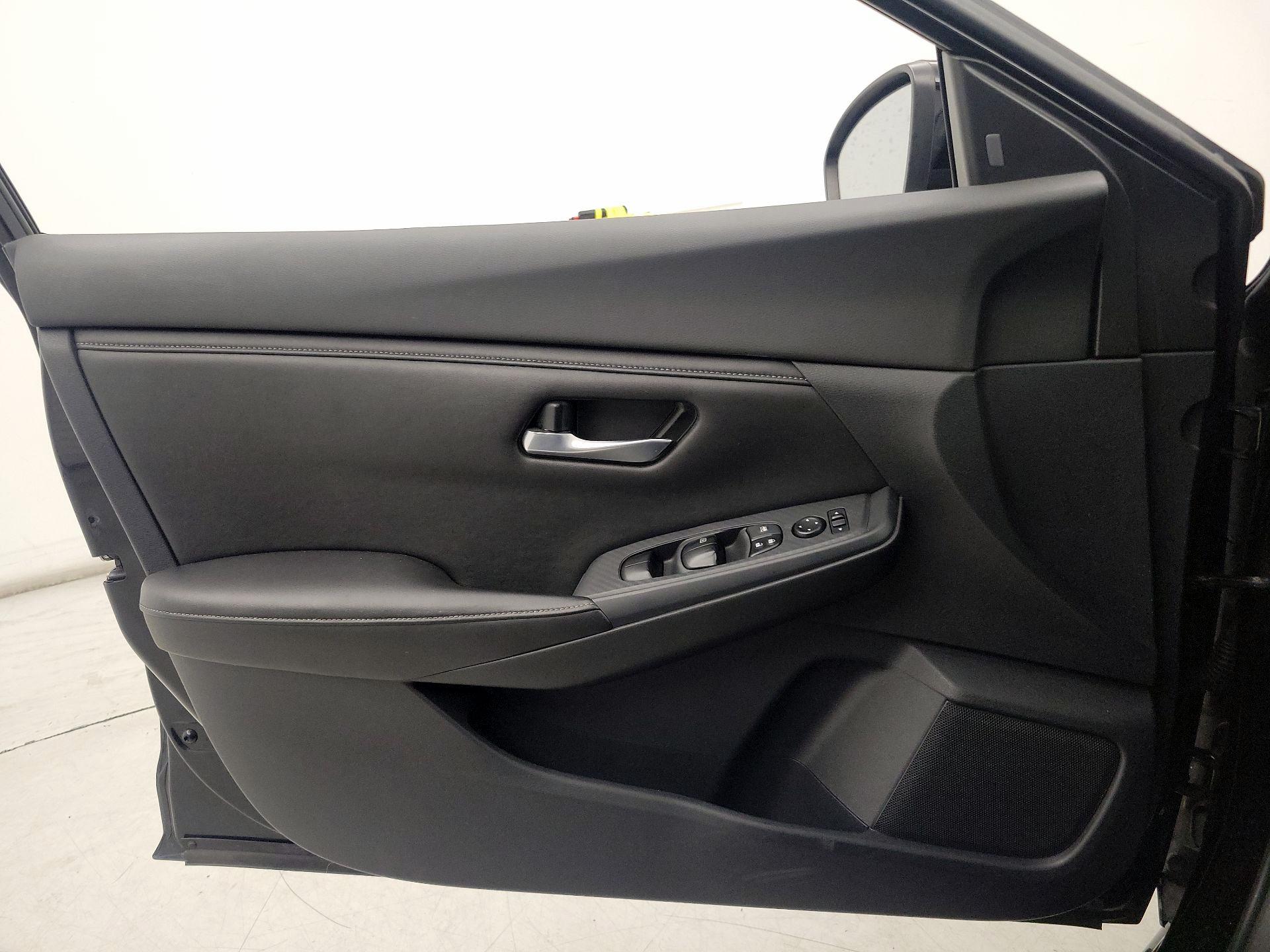 Thumbnail: 2020 Nissan Sentra - 12