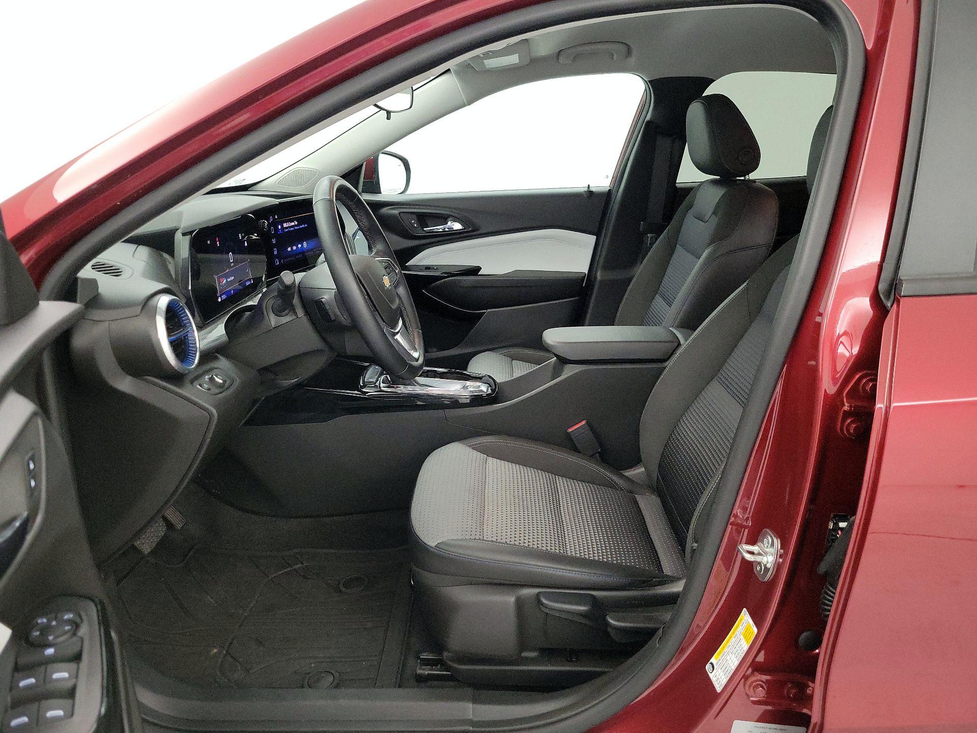 Thumbnail: 2025 Chevrolet Trax - 11