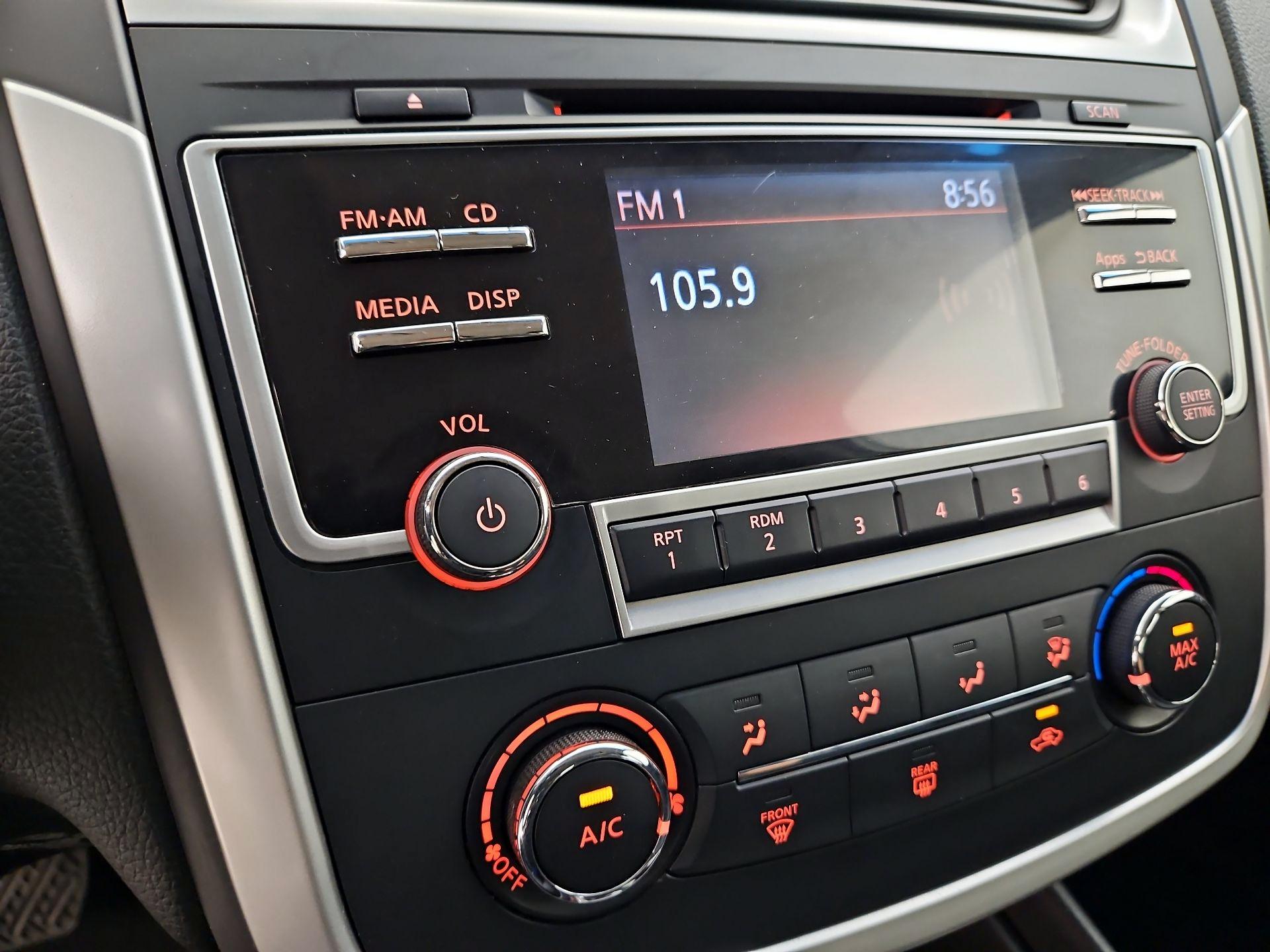 Thumbnail: 2016 Nissan Altima - 15