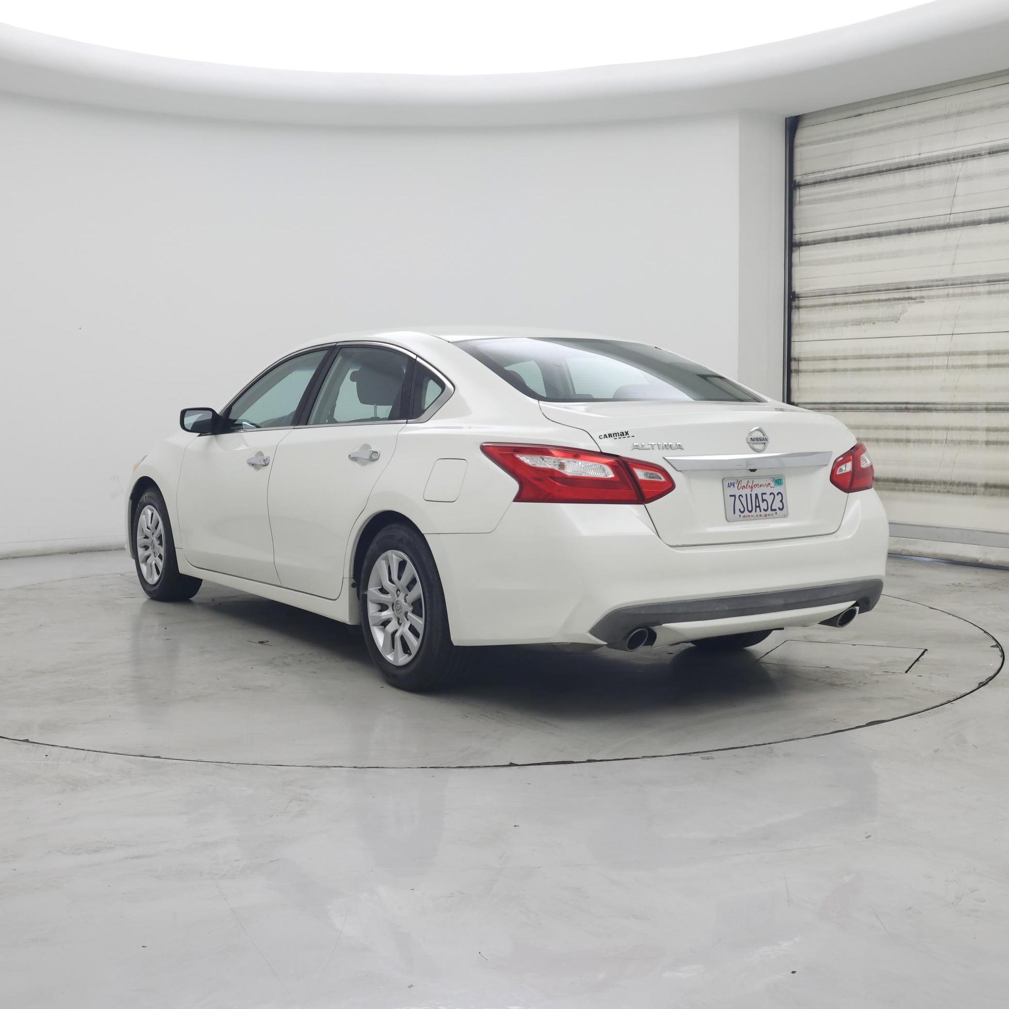 Thumbnail: 2016 Nissan Altima - 2