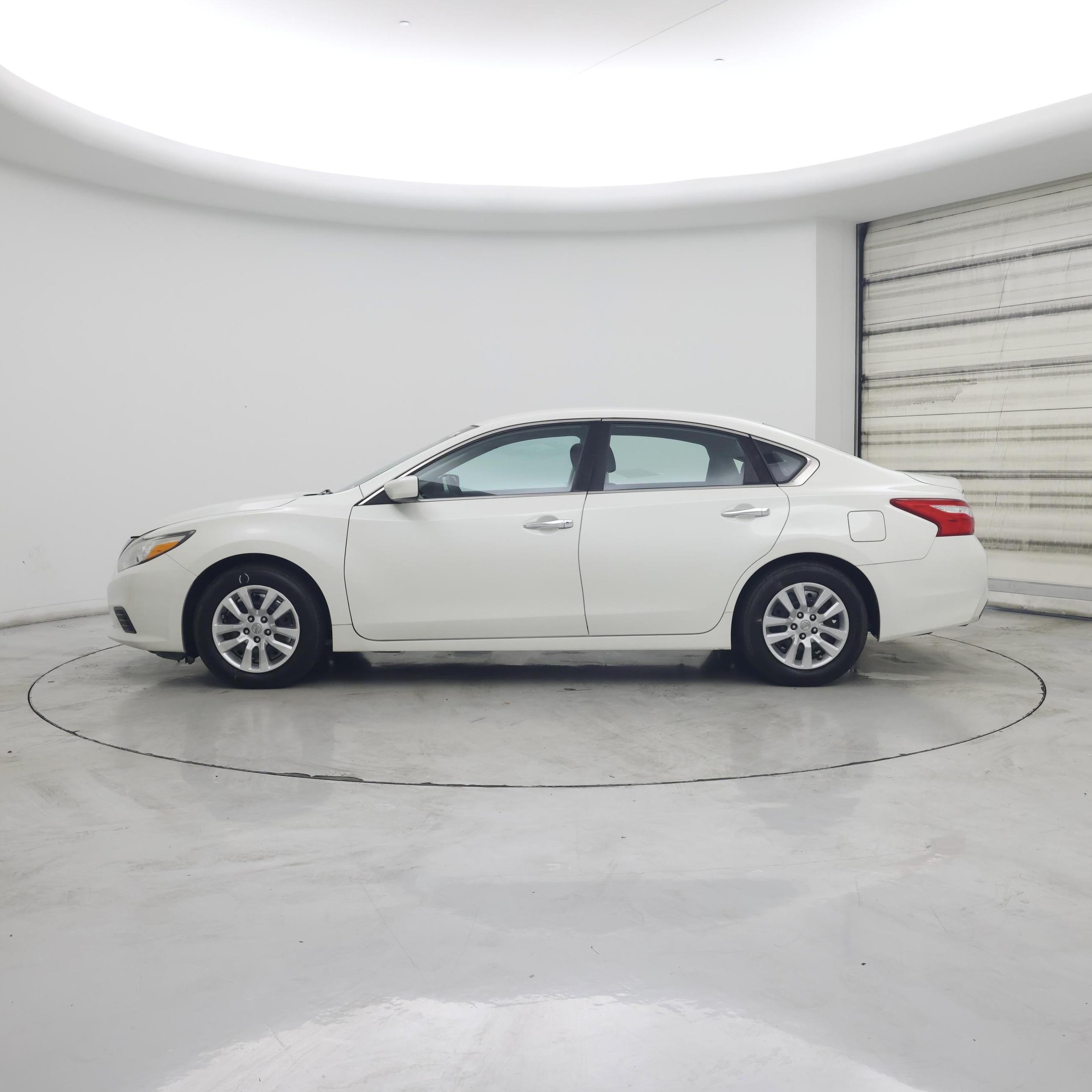 Thumbnail: 2016 Nissan Altima - 3