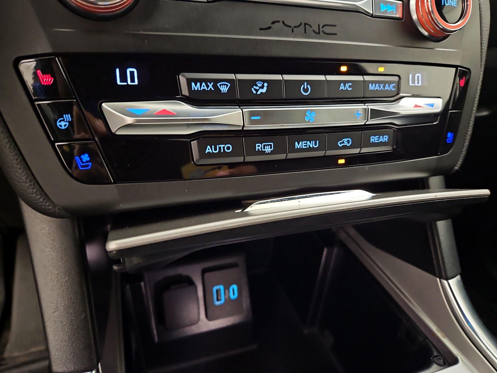 Thumbnail: 2020 Ford Explorer - 17