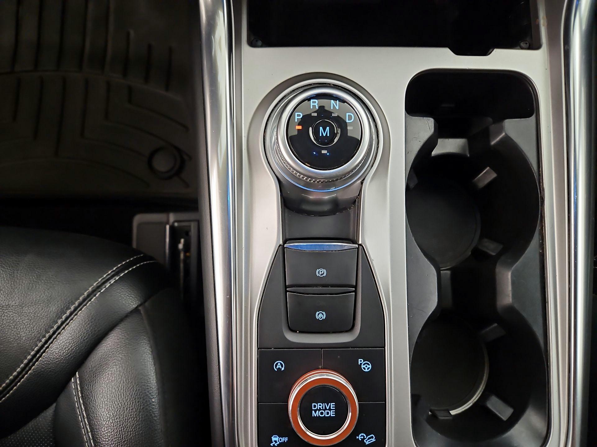 Thumbnail: 2020 Ford Explorer - 18