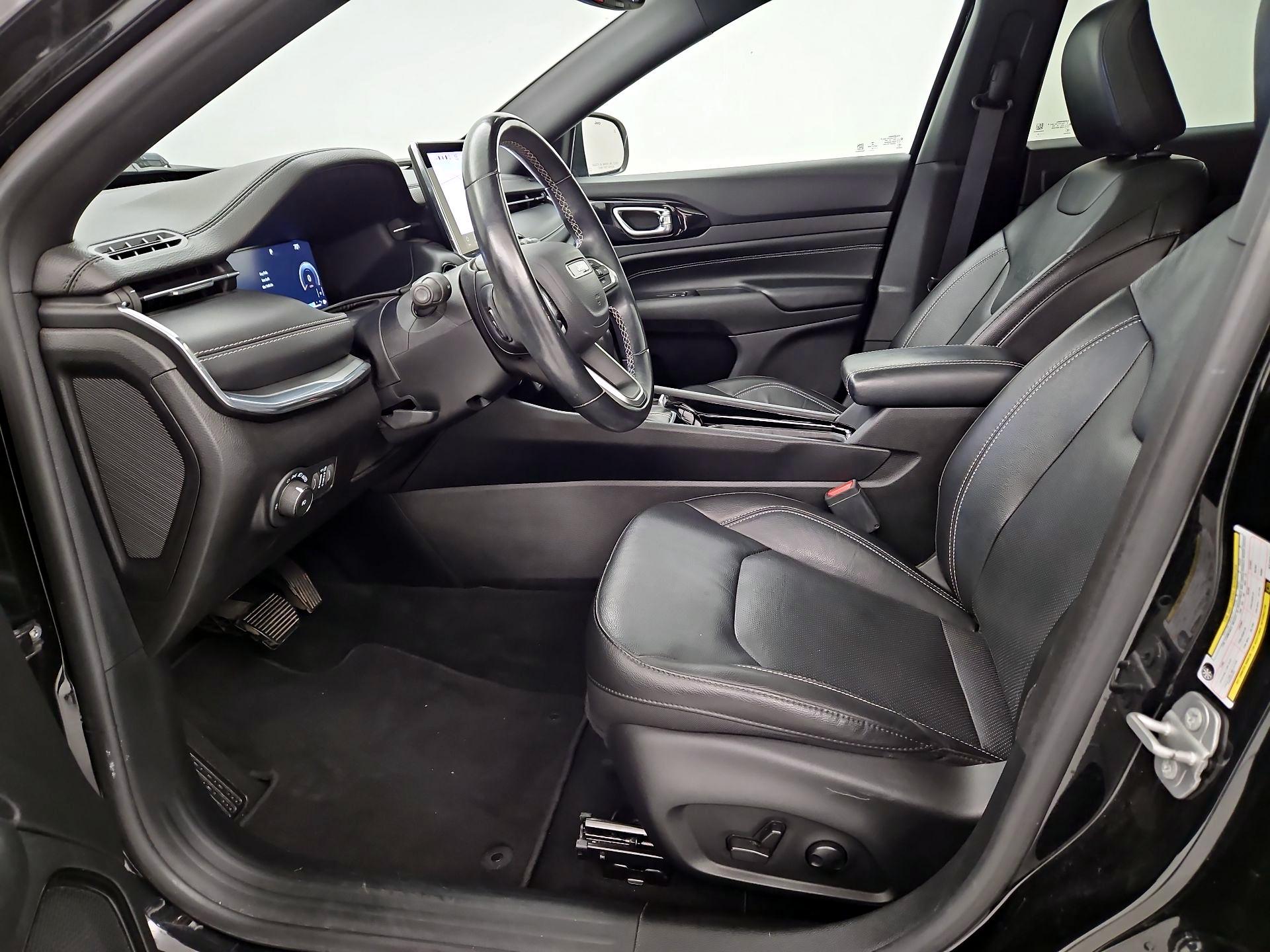 Thumbnail: 2022 Jeep Compass - 11