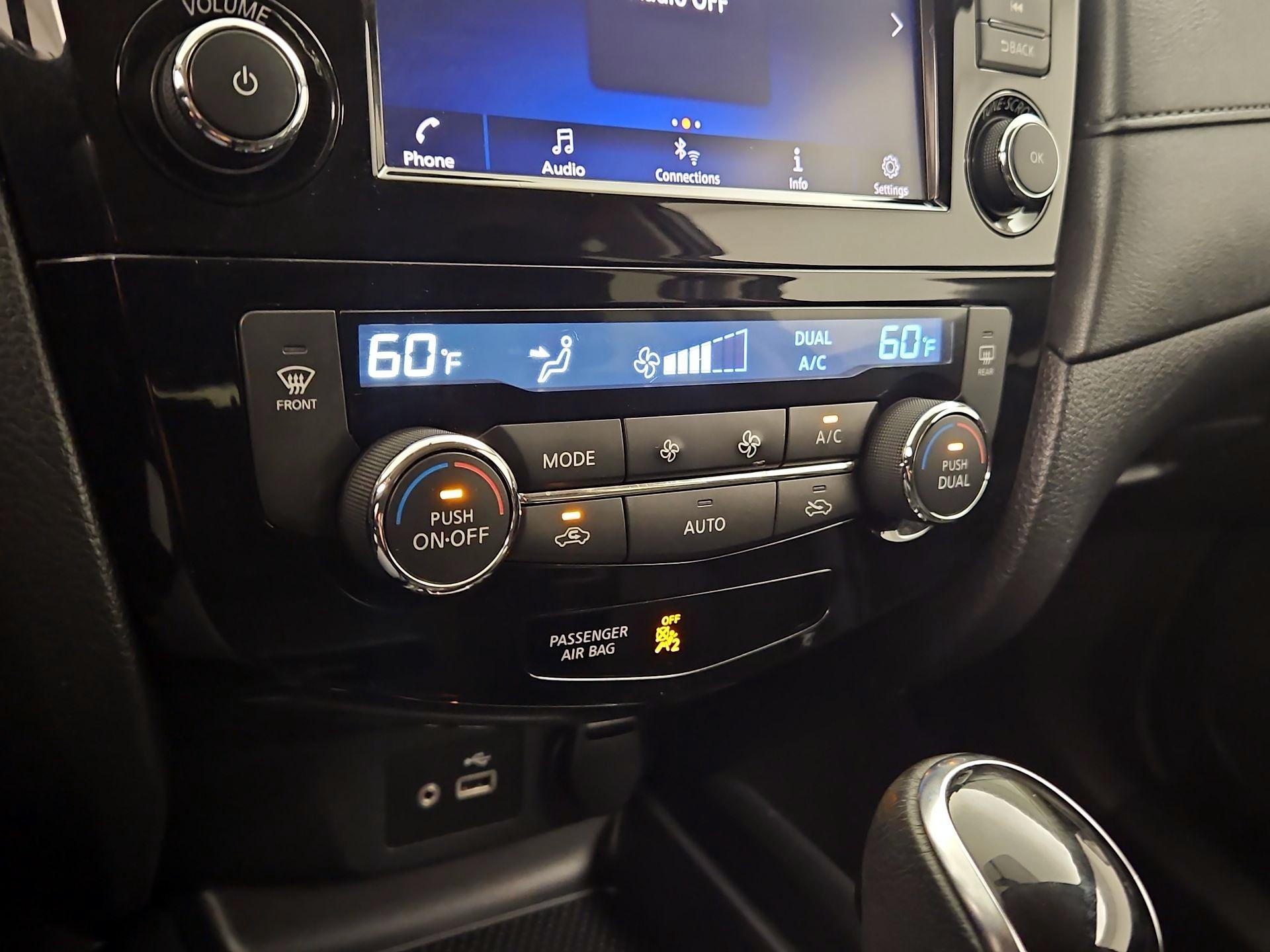 Thumbnail: 2018 Nissan Rogue - 16