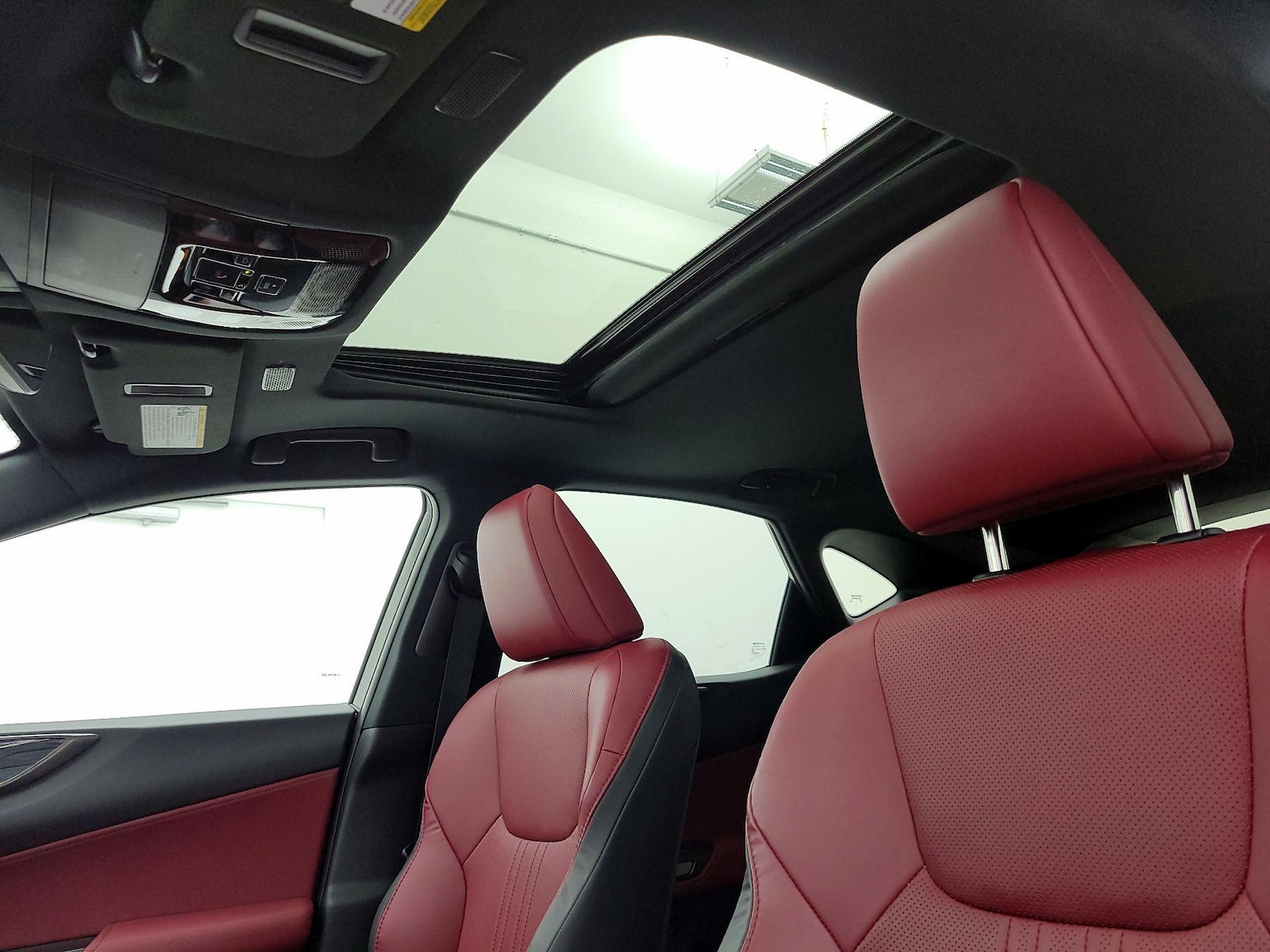 Sunroof(s) & Overhead Airbags