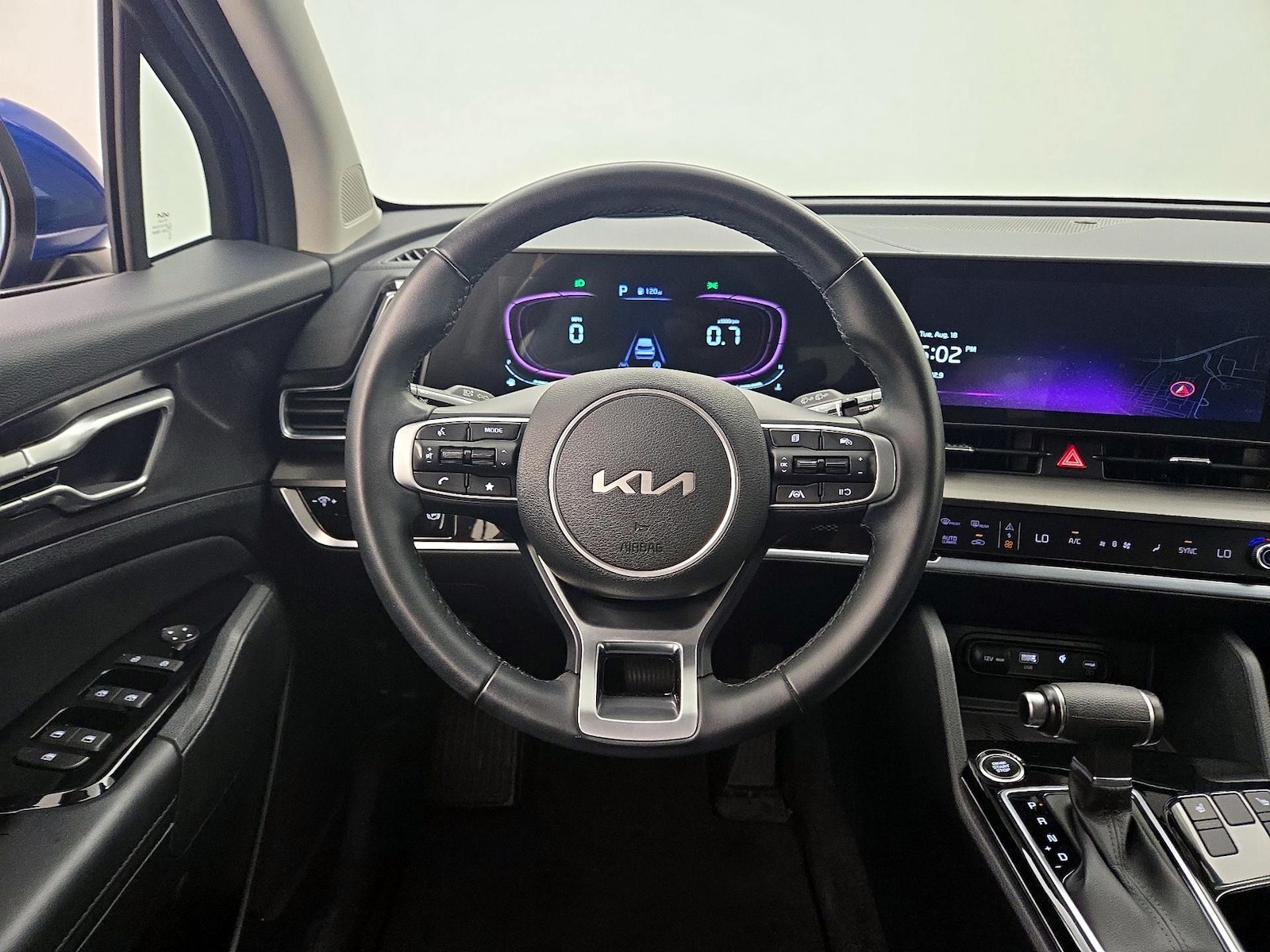 2024 Kia Sportage EX - Photo 11