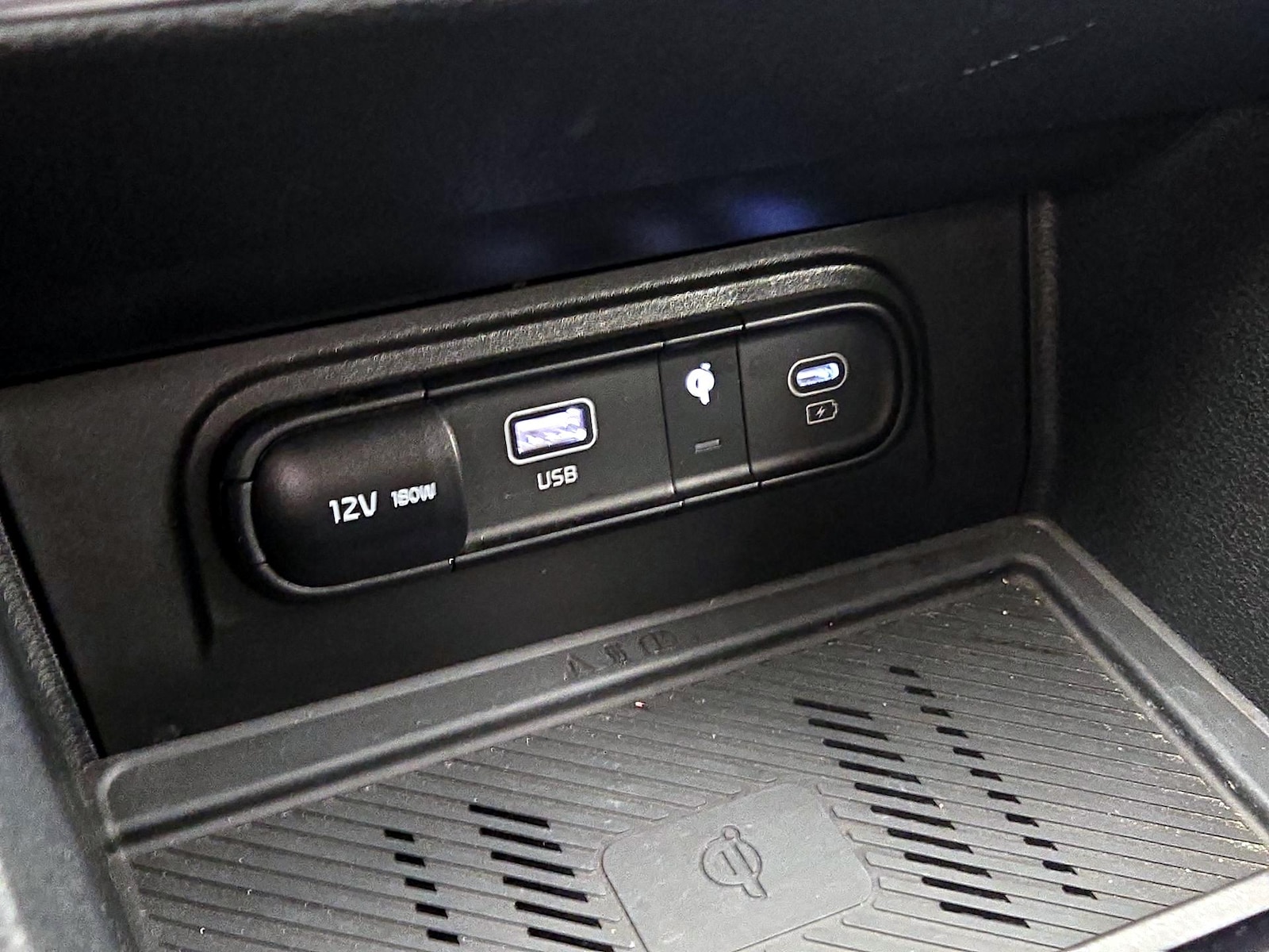 2024 Kia Sportage EX - Photo 19