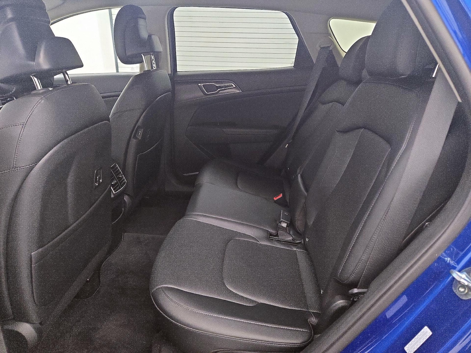 2024 Kia Sportage EX - Photo 20