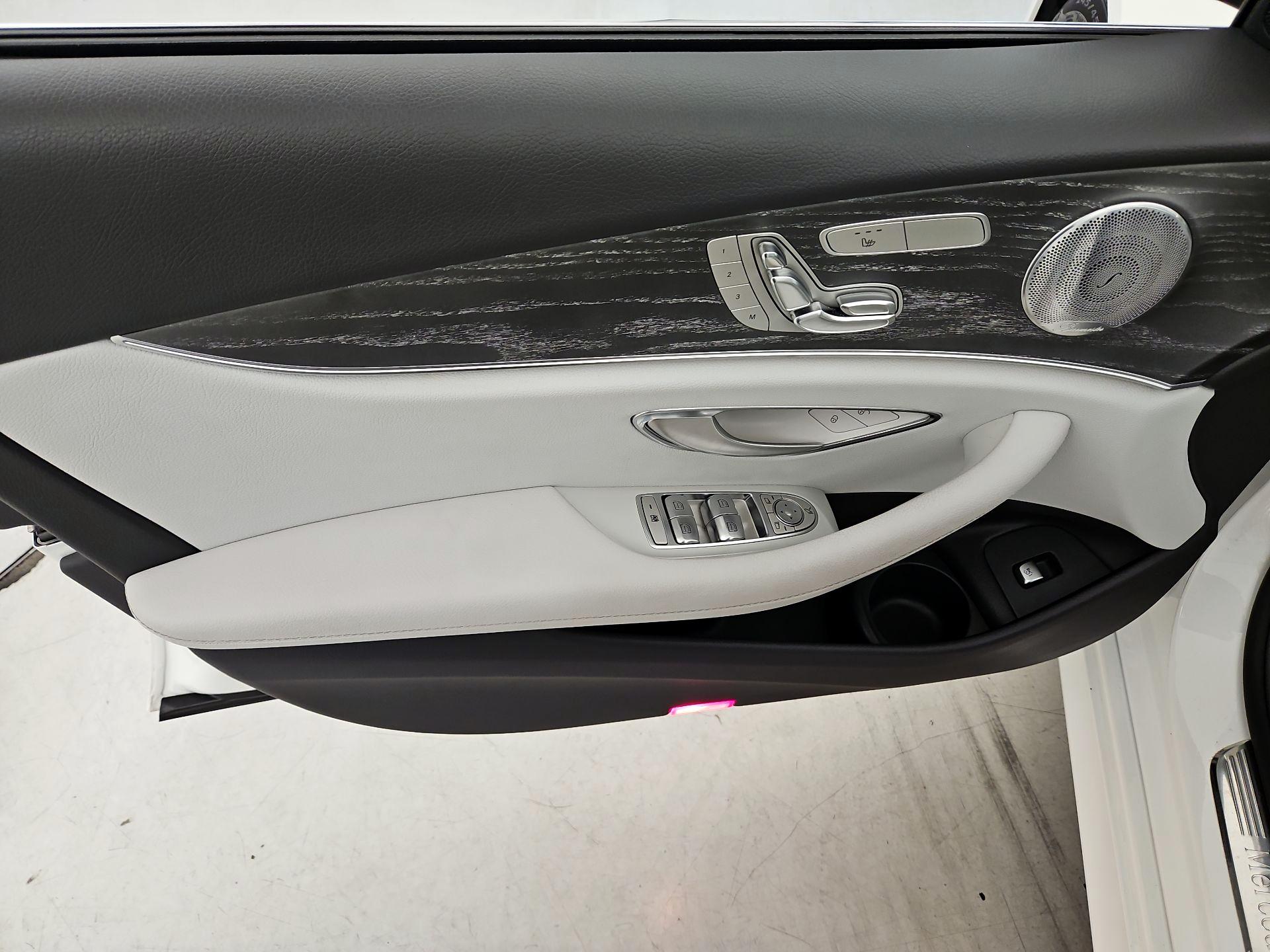 Thumbnail: 2021 Mercedes-Benz E-Class - 12