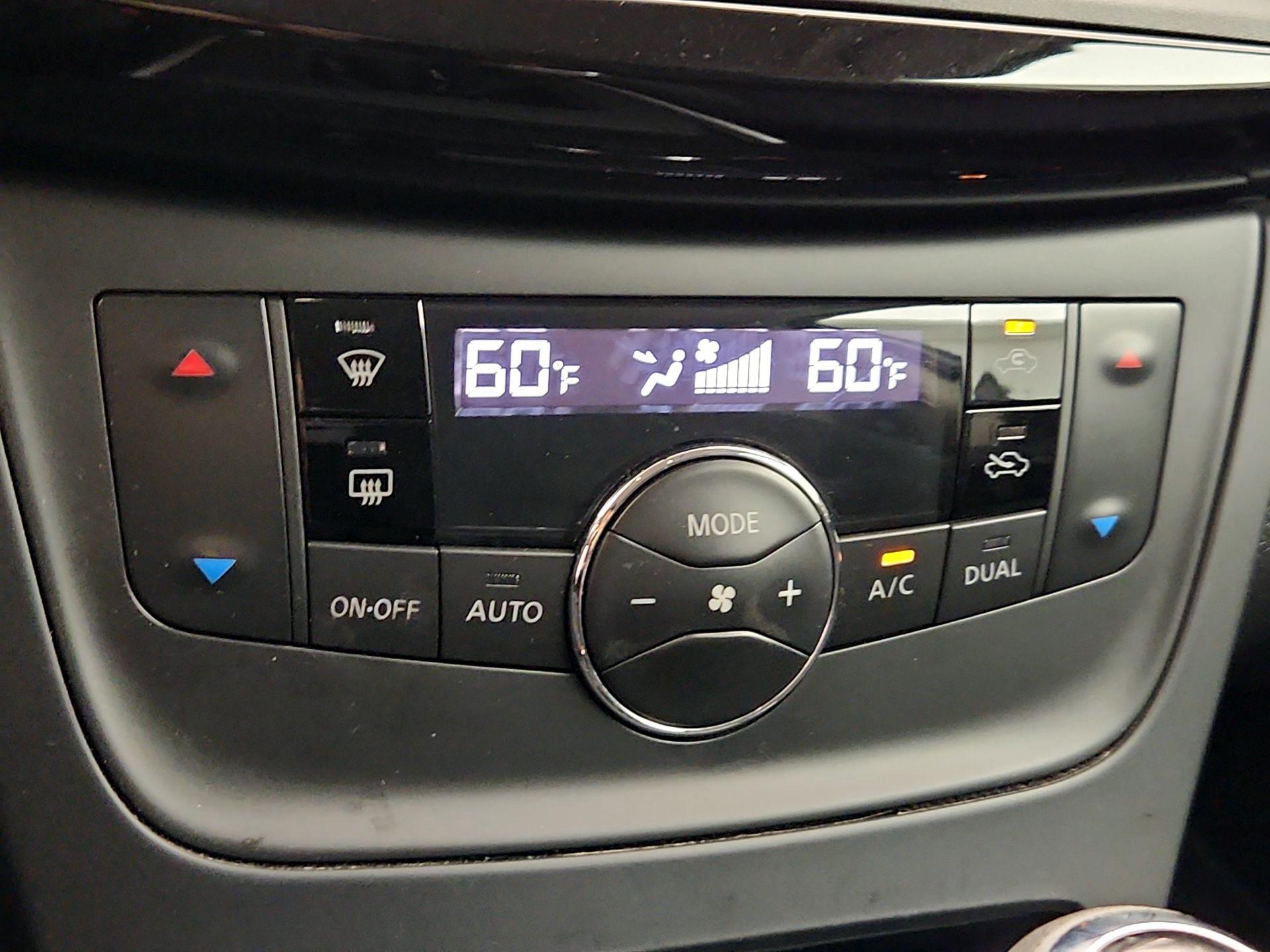 Thumbnail: 2019 Nissan Sentra - 16