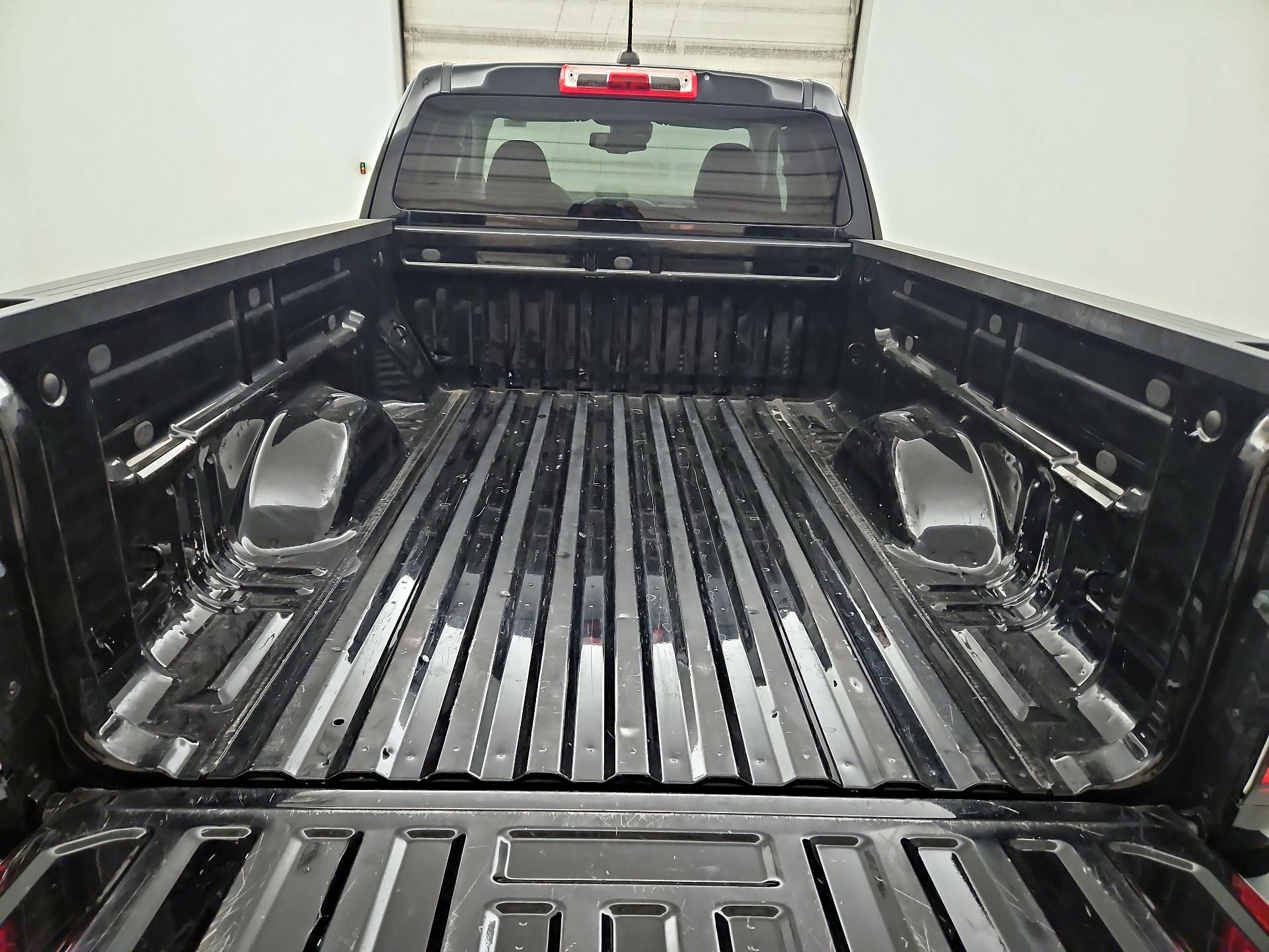 Thumbnail: 2022 Chevrolet Colorado - 19