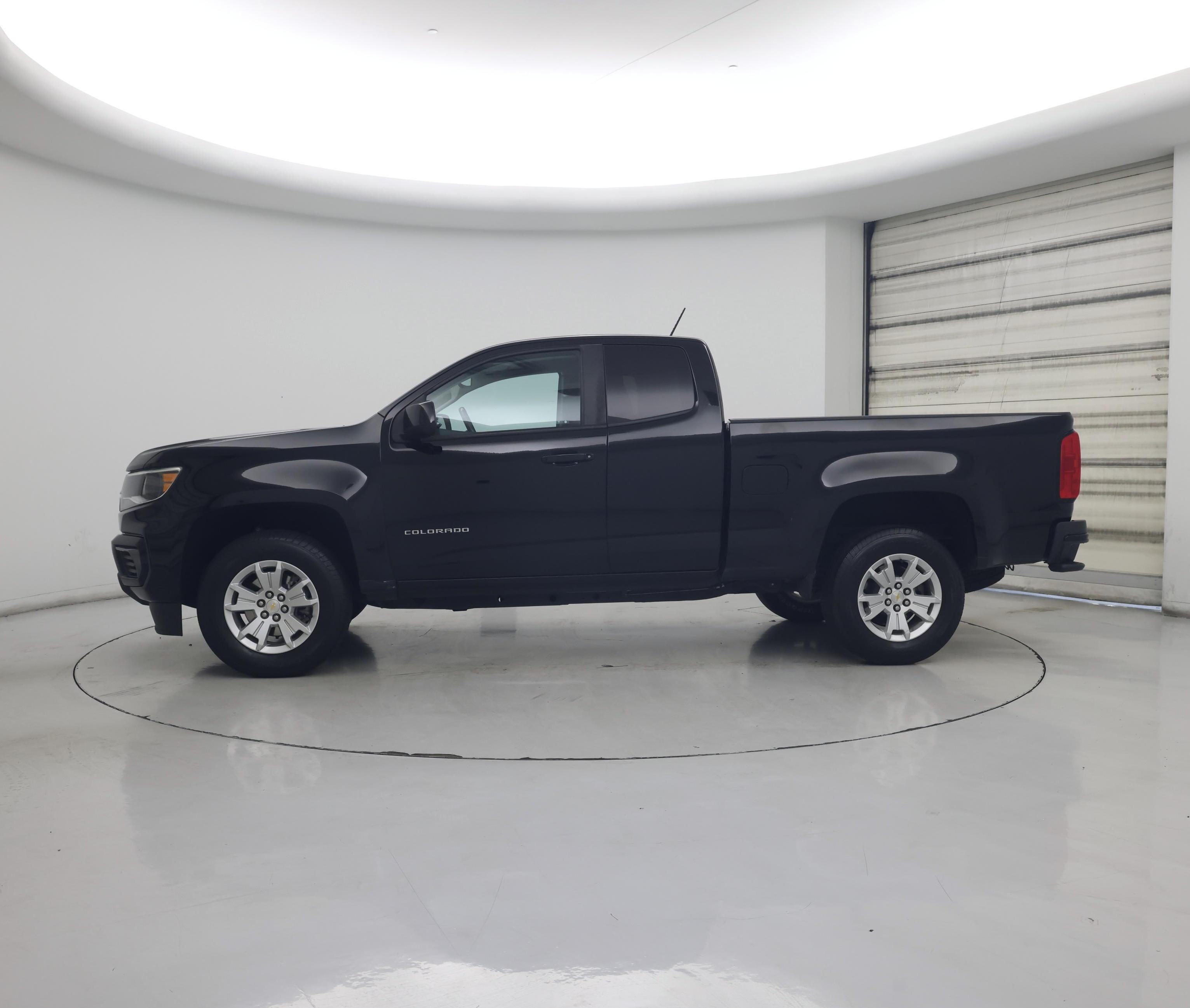 Thumbnail: 2022 Chevrolet Colorado - 3