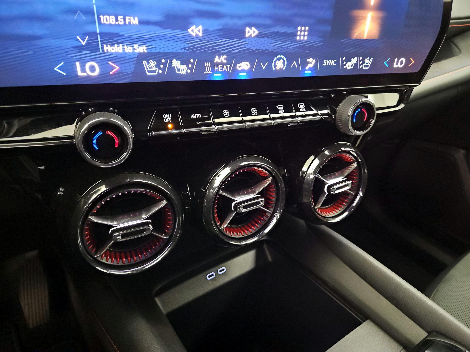 Thumbnail: 2024 Chevrolet Blazer EV - 17