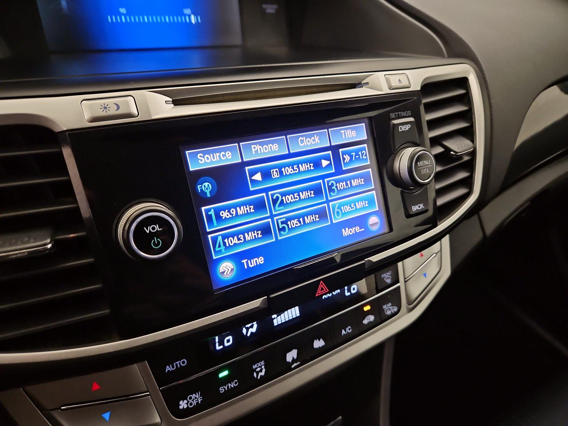 Thumbnail: 2015 Honda Accord - 15
