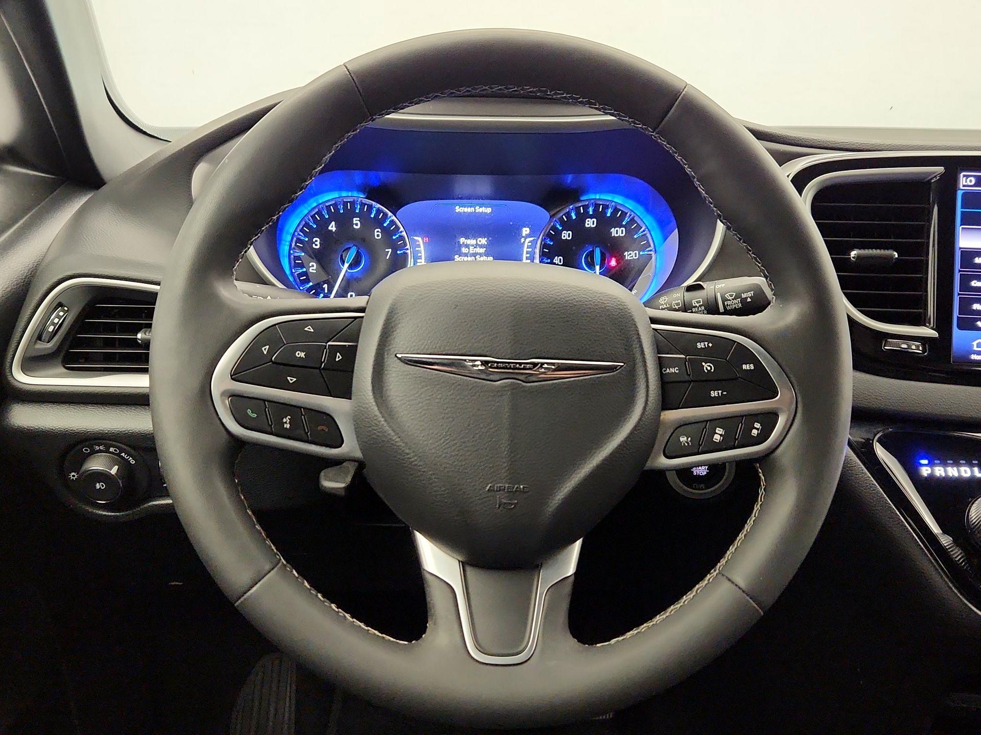Thumbnail: 2025 Chrysler Pacifica - 10