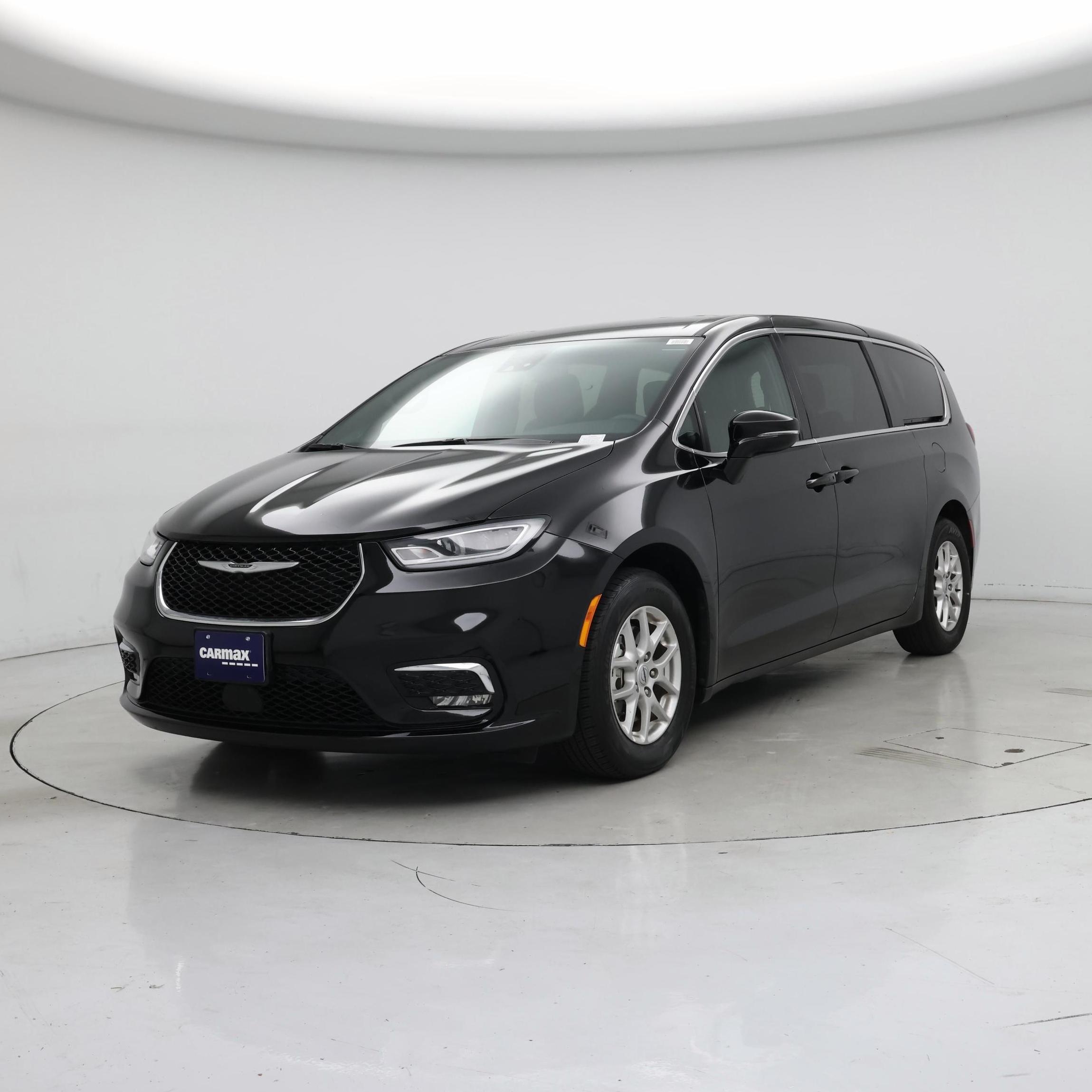 Thumbnail: 2025 Chrysler Pacifica - 4