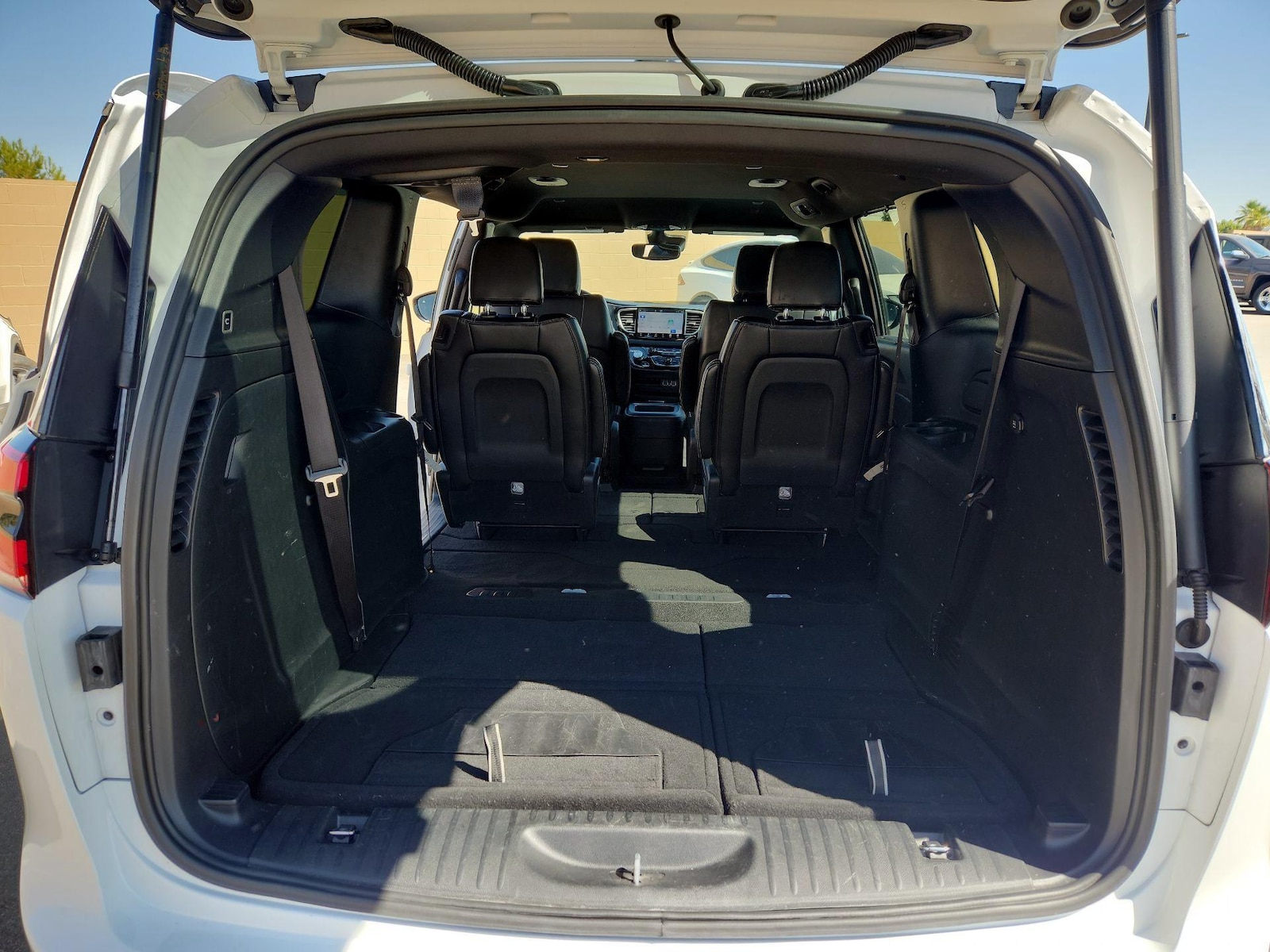 2025 Chrysler Pacifica Select - Photo 22