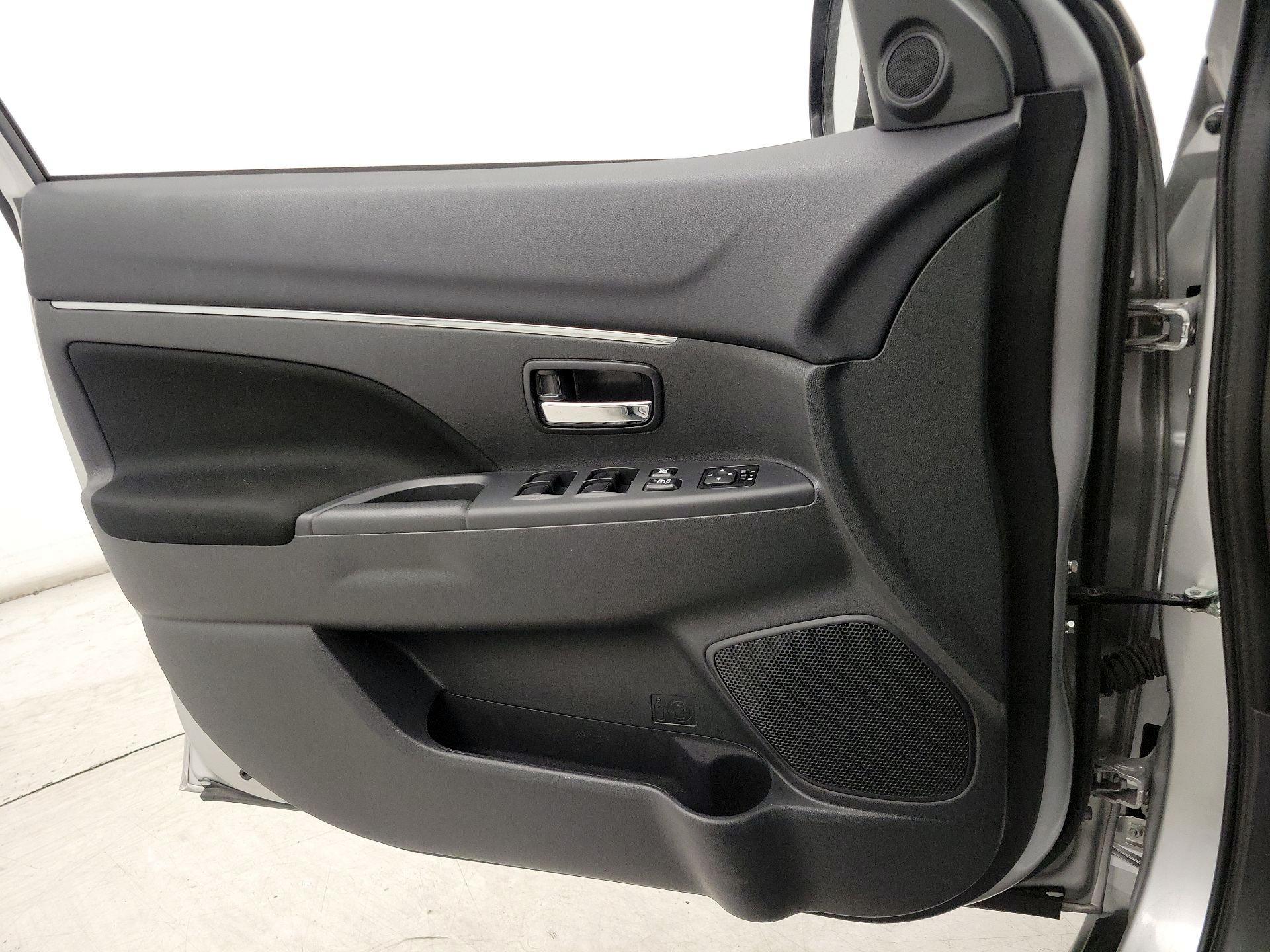Thumbnail: 2024 Mitsubishi Outlander Sport - 12