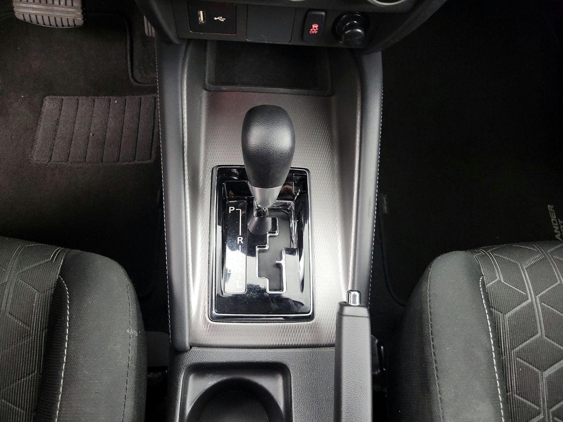 Thumbnail: 2024 Mitsubishi Outlander Sport - 16