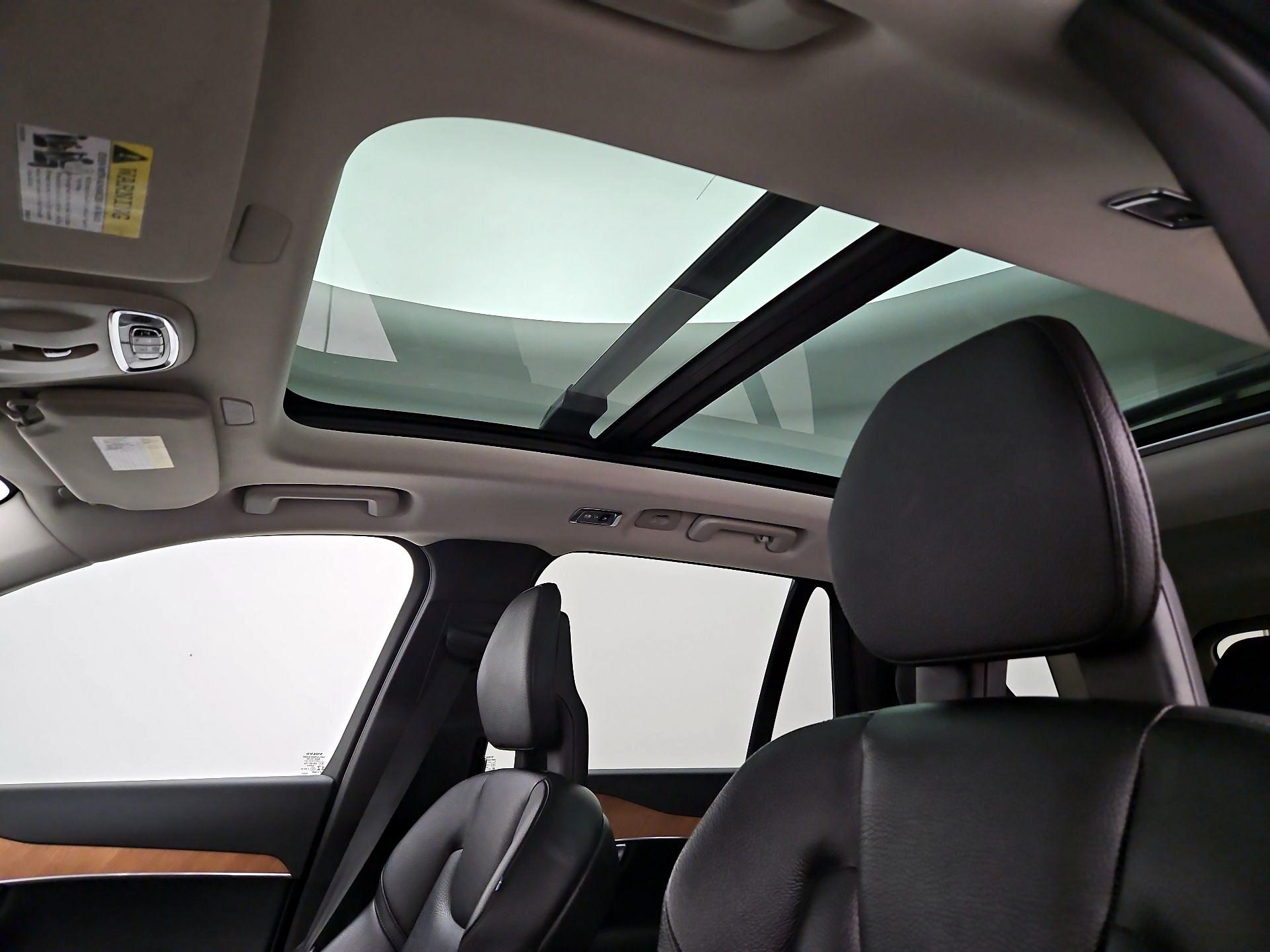 Thumbnail: 2021 Volvo XC90 - 20