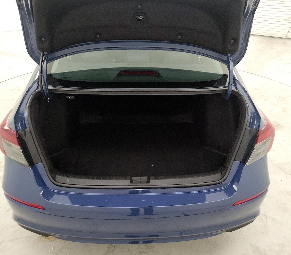 Trunk/Cargo (Seats Up)