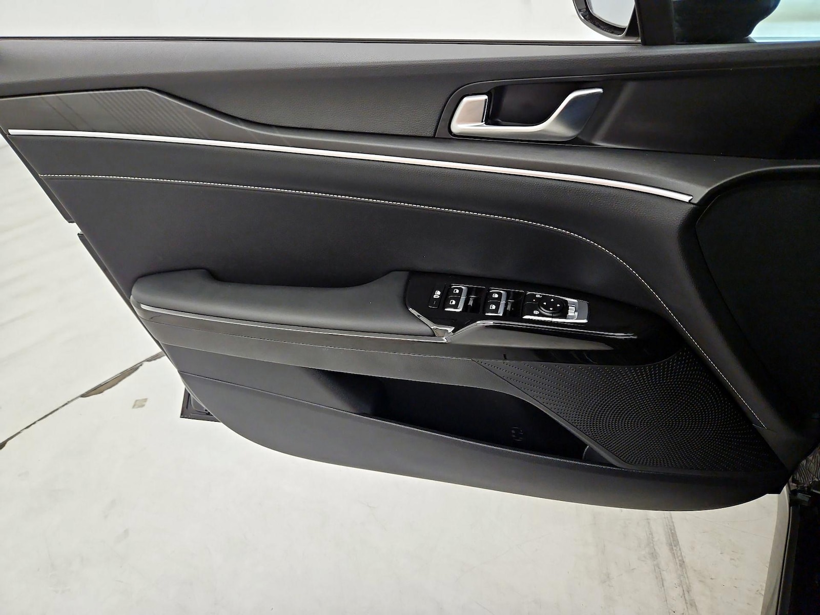 2025 Kia K5 GT-Line - Photo 13