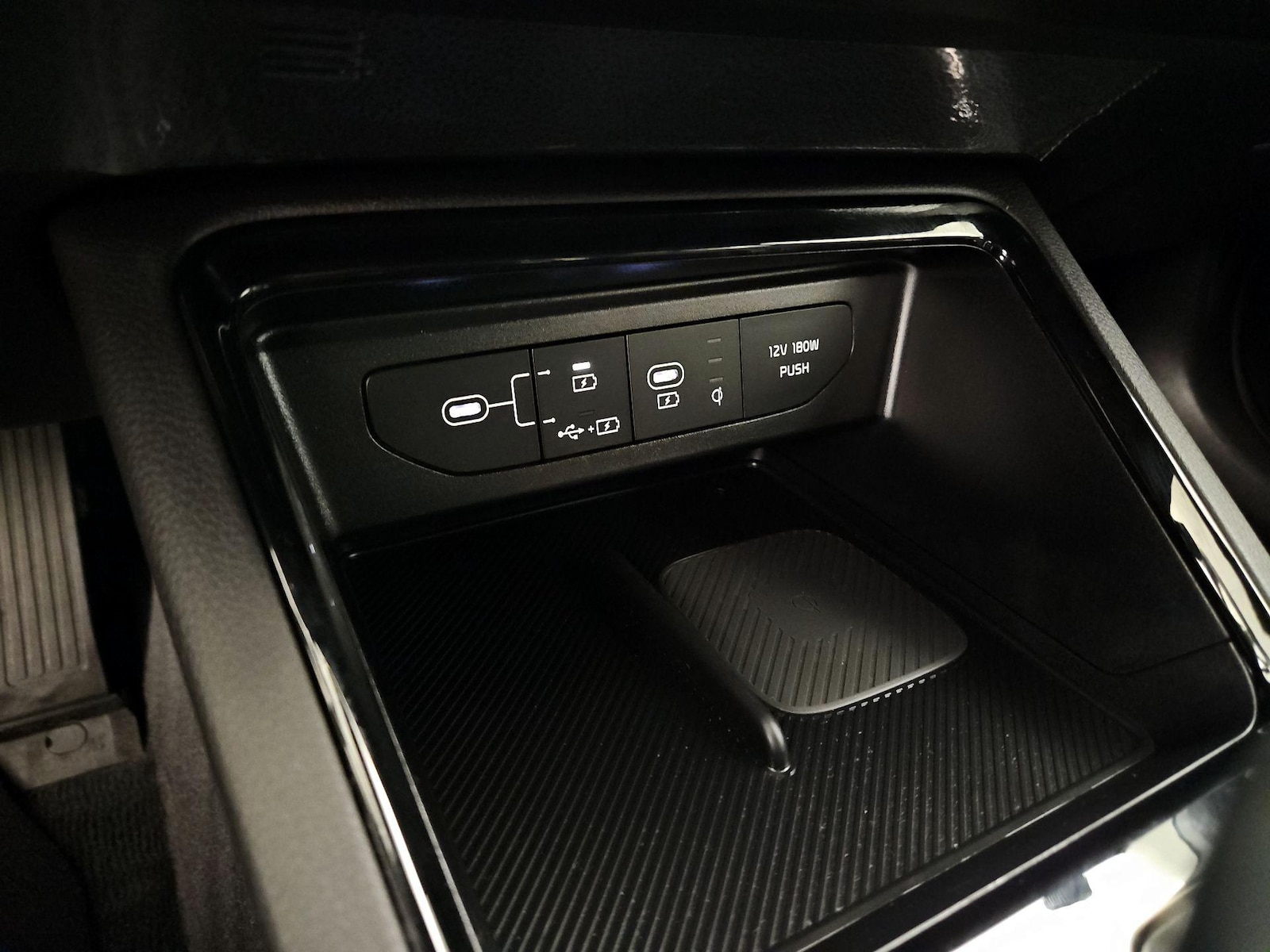 2025 Kia K5 GT-Line - Photo 20