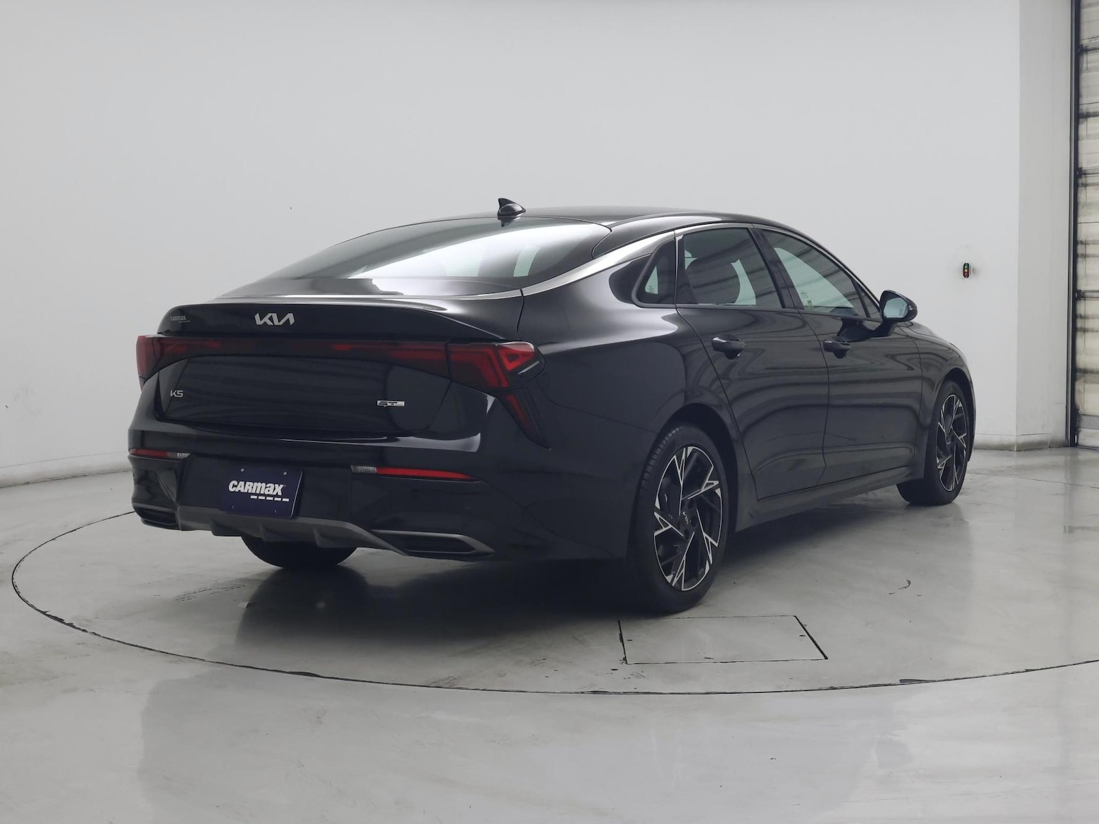 2025 Kia K5 GT-Line - Photo 9
