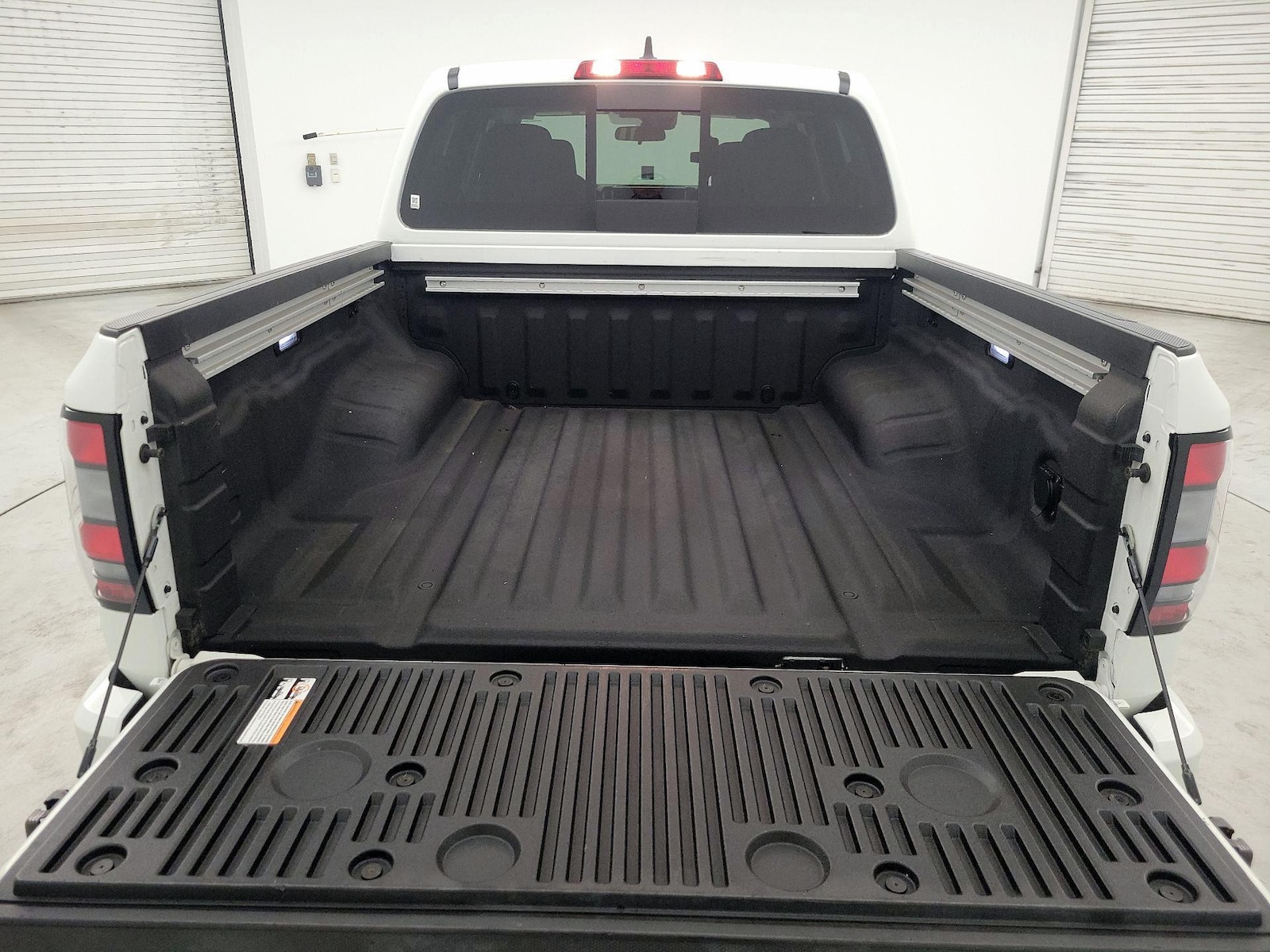 2025 Nissan Frontier SV - Photo 21