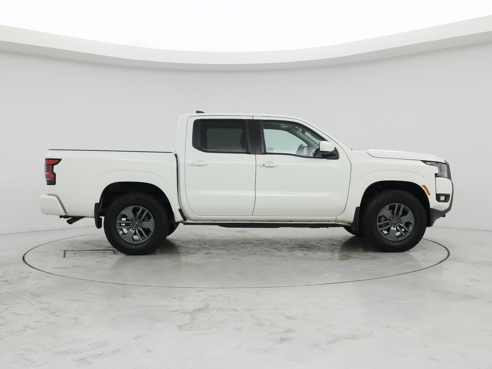 2025 Nissan Frontier SV - Photo 8