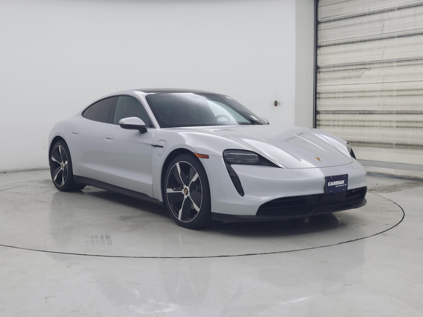 2021 Porsche Taycan Base - Photo 2