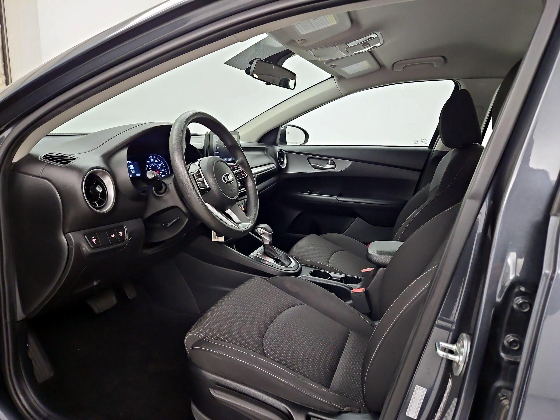 Thumbnail: 2020 Kia Forte - 11
