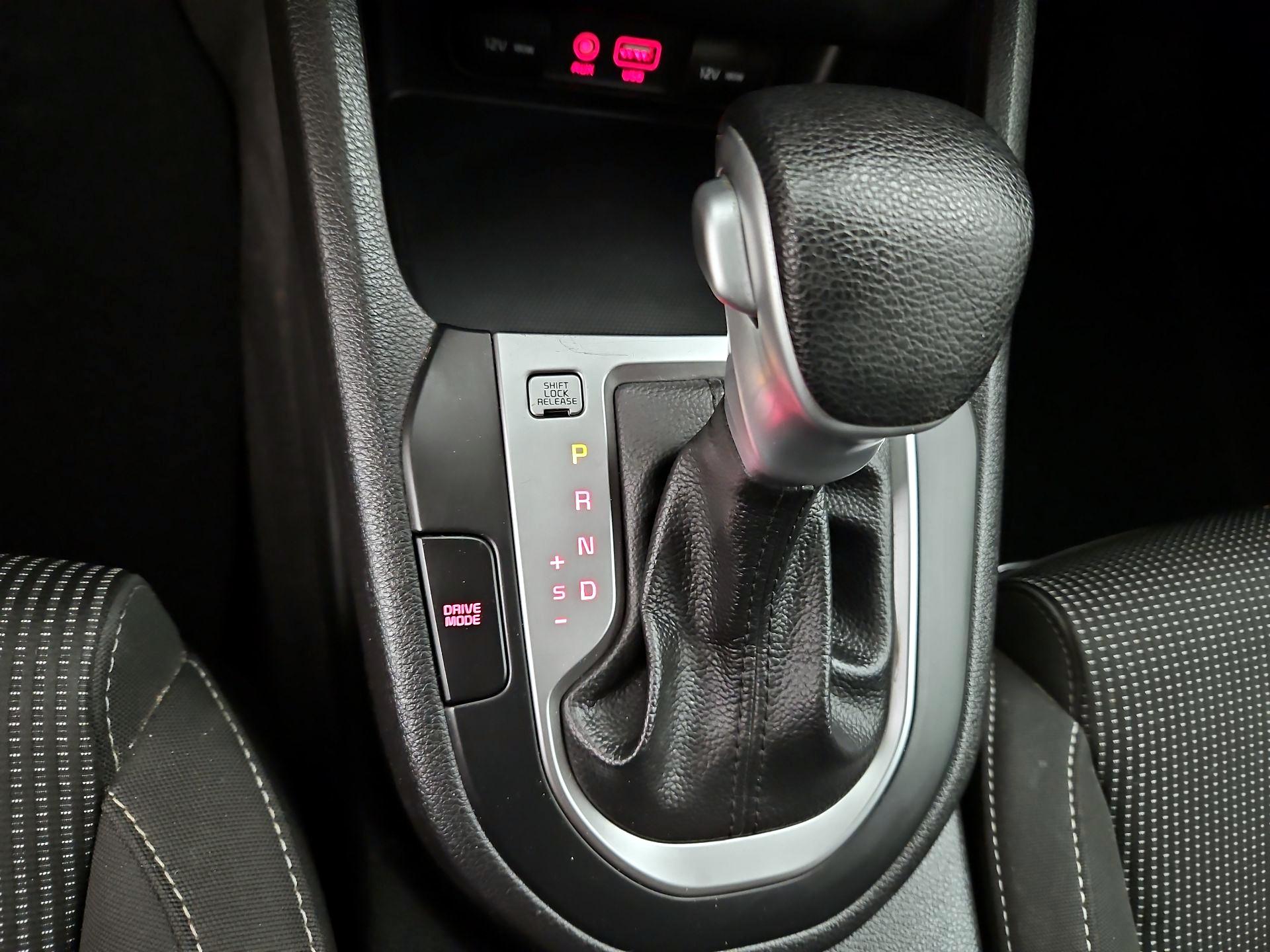 Thumbnail: 2020 Kia Forte - 17