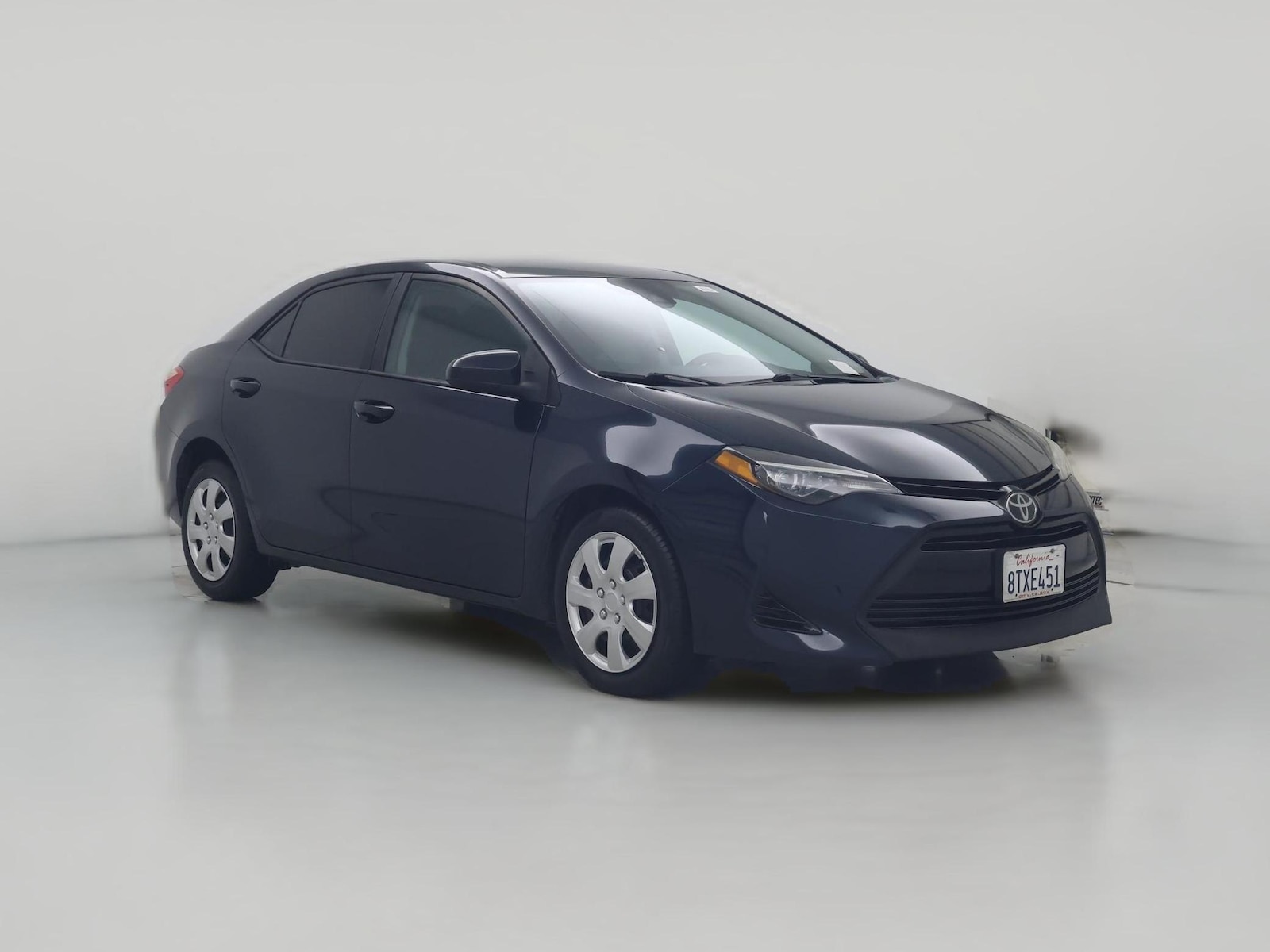 2018 Toyota Corolla LE - Photo 1