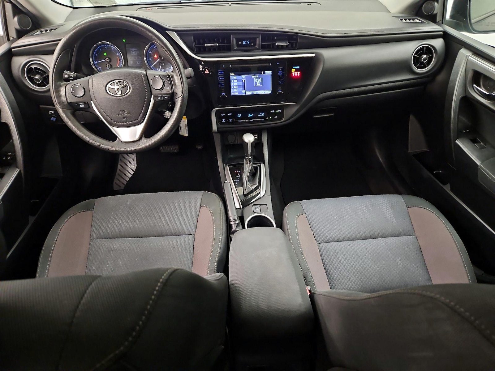 2018 Toyota Corolla LE - Photo 10