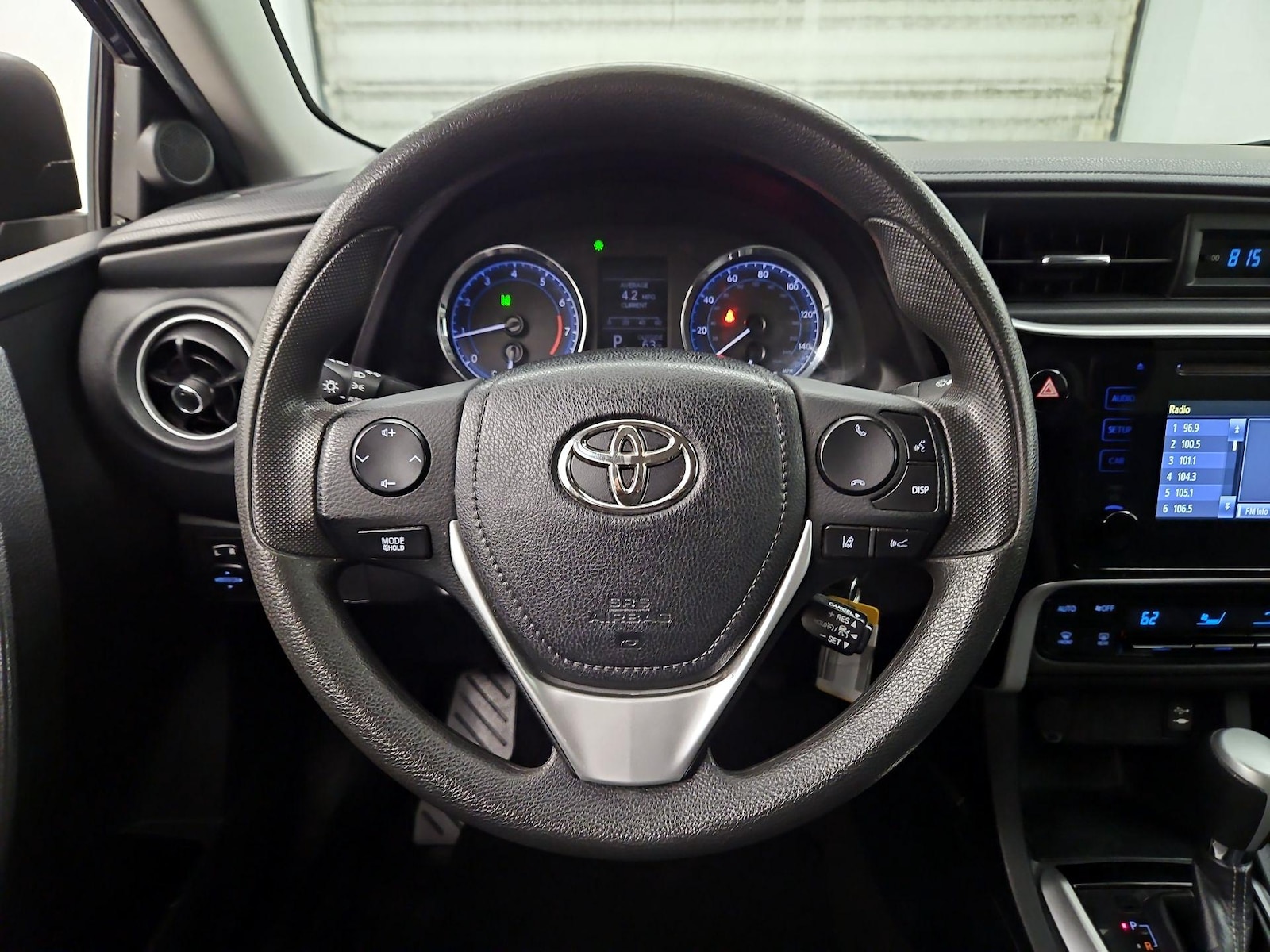 2018 Toyota Corolla LE - Photo 11