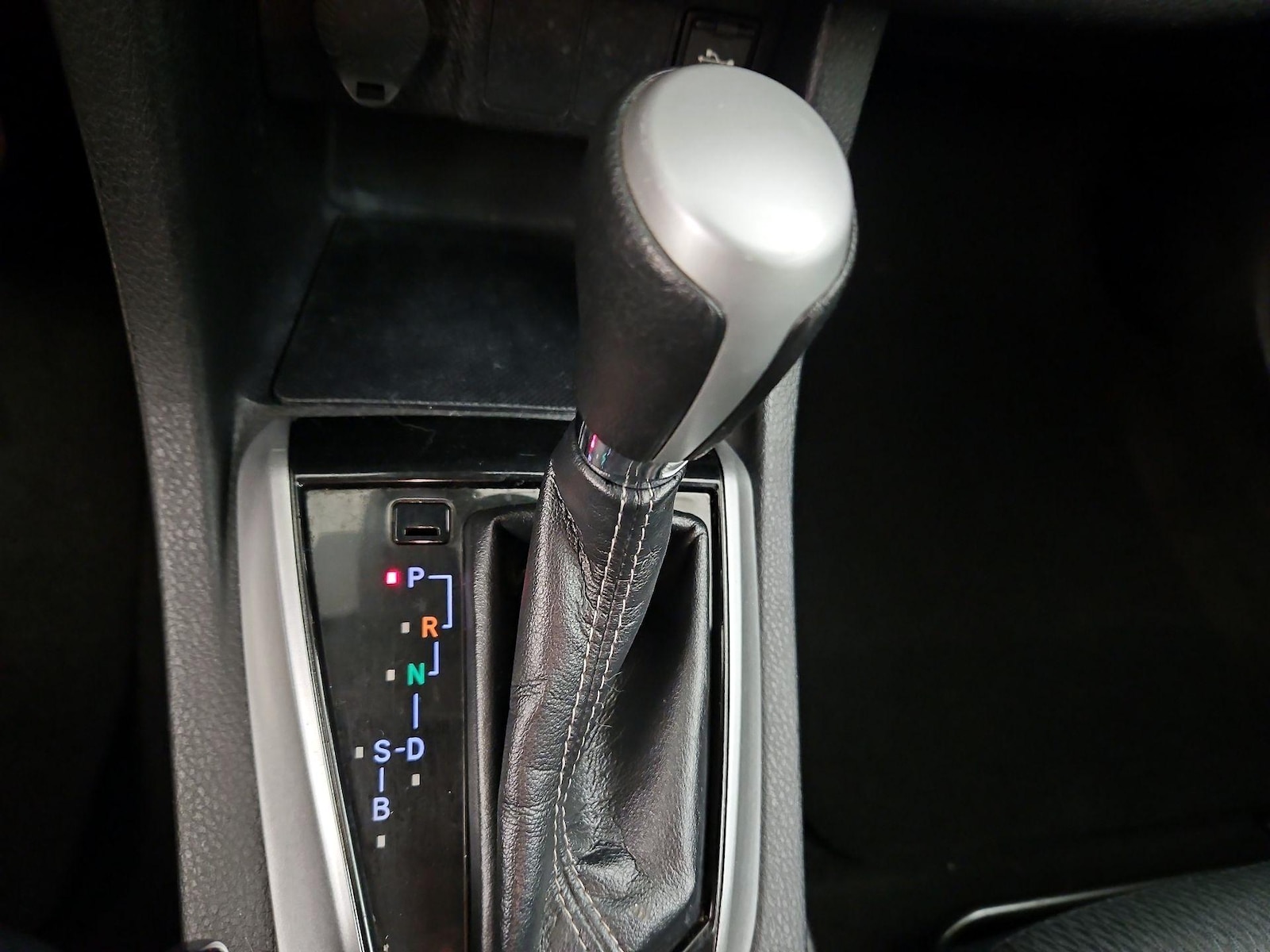 2018 Toyota Corolla LE - Photo 18