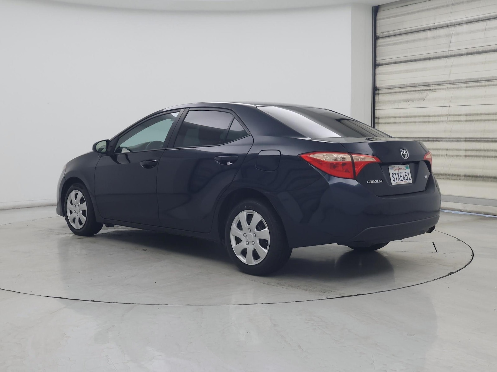 2018 Toyota Corolla LE - Photo 3