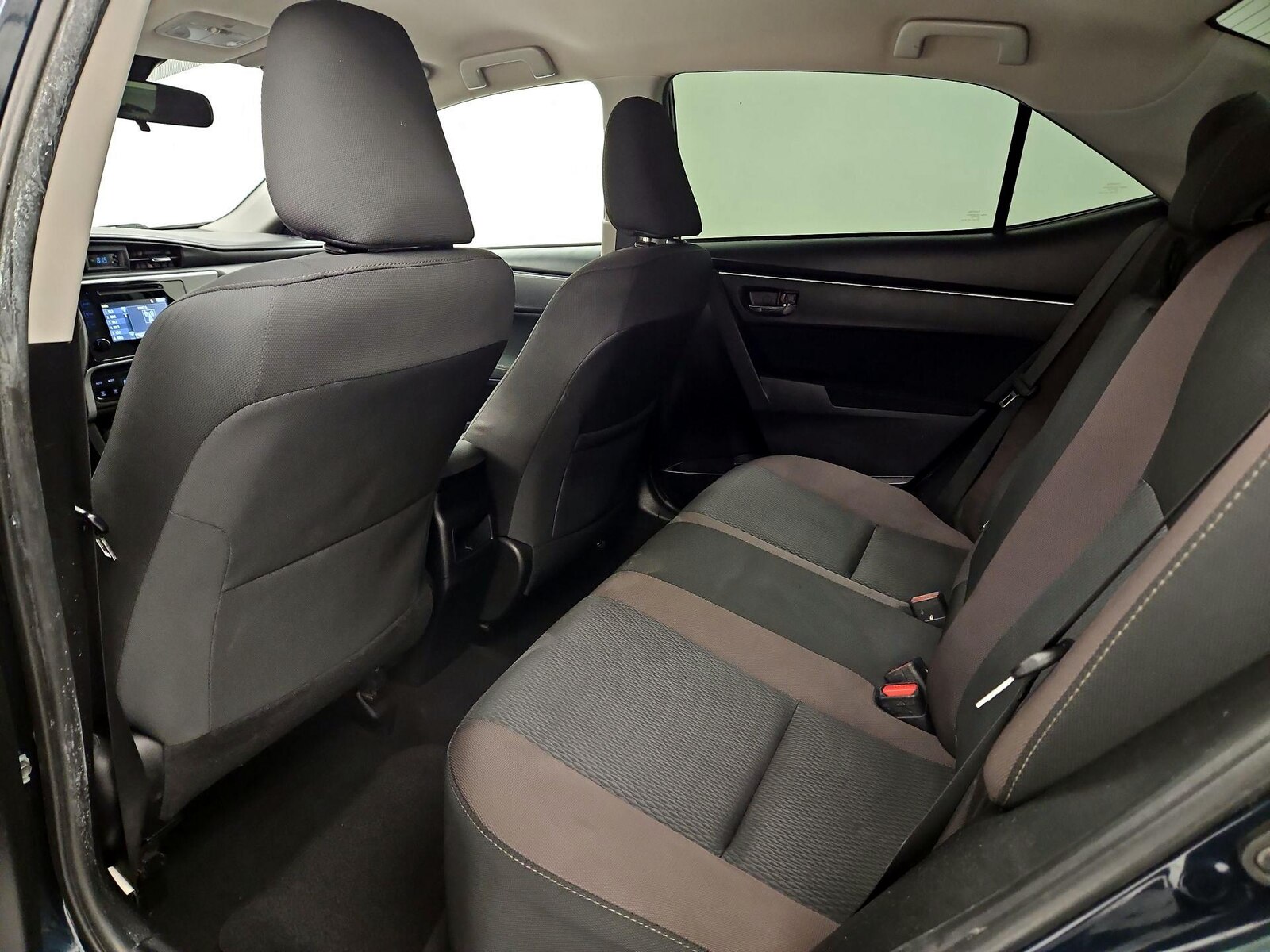 2018 Toyota Corolla LE - Photo 20
