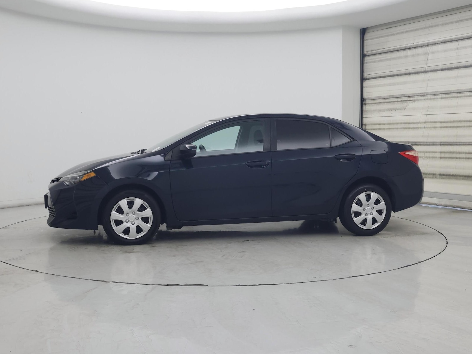 2018 Toyota Corolla LE - Photo 4
