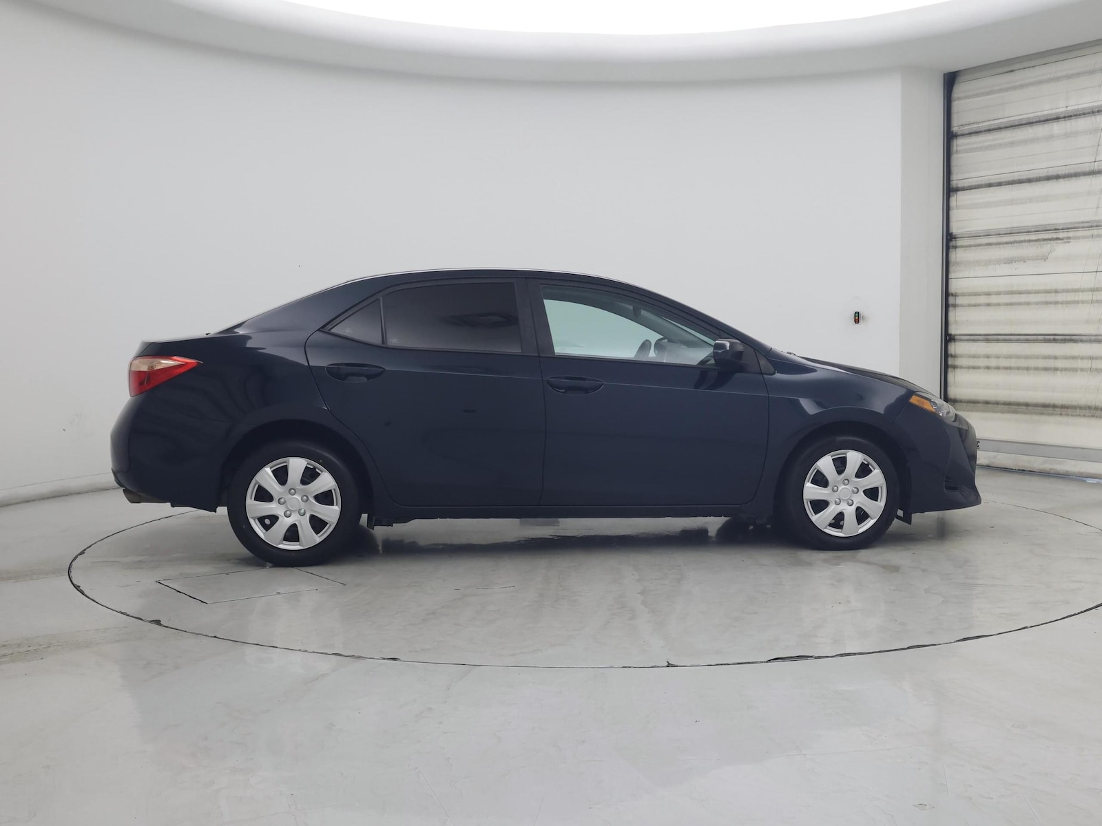 2018 Toyota Corolla LE - Photo 8