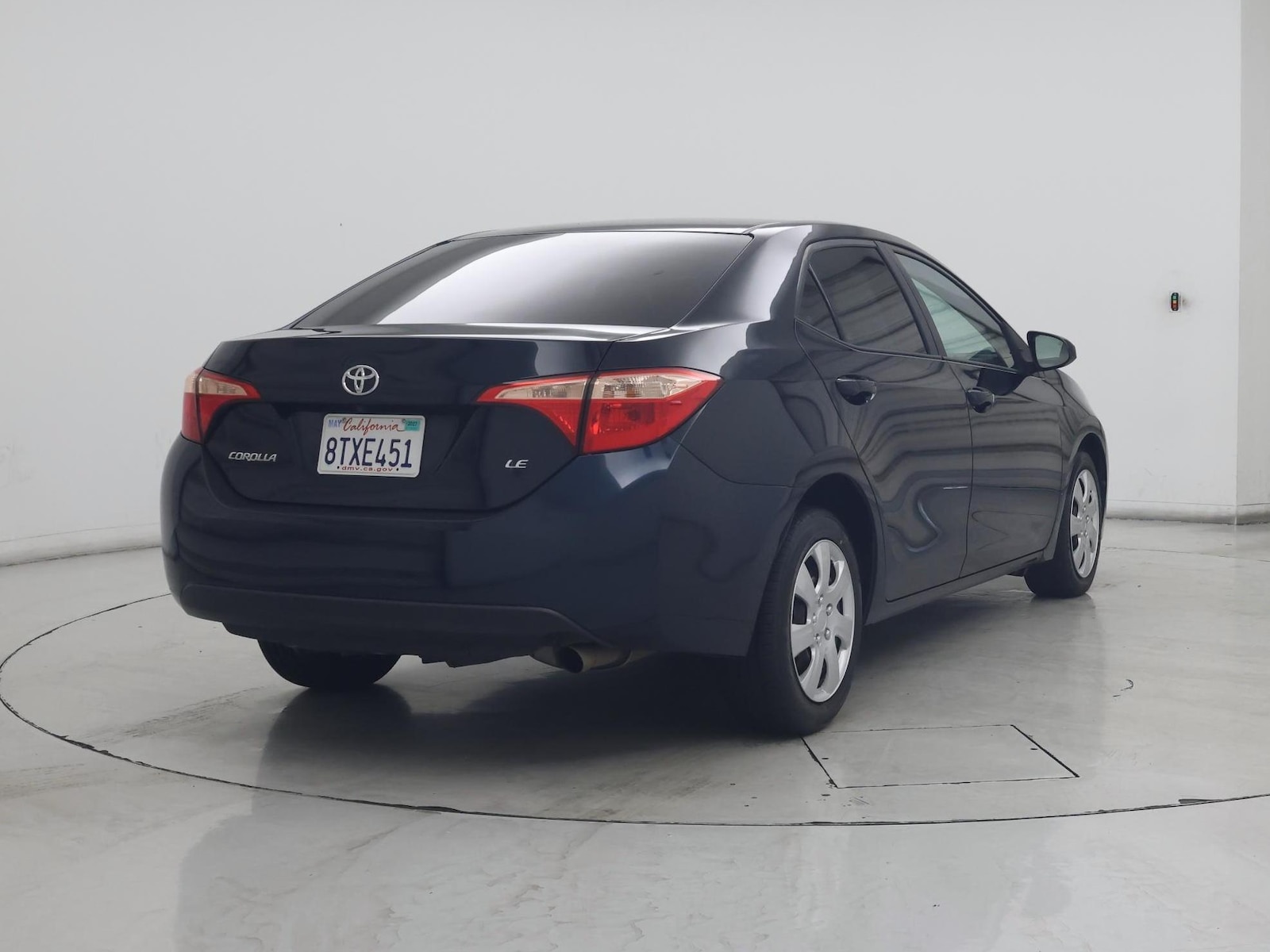 2018 Toyota Corolla LE - Photo 9