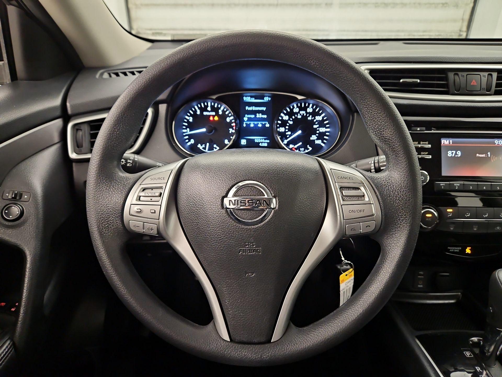 Thumbnail: 2015 Nissan Rogue - 10