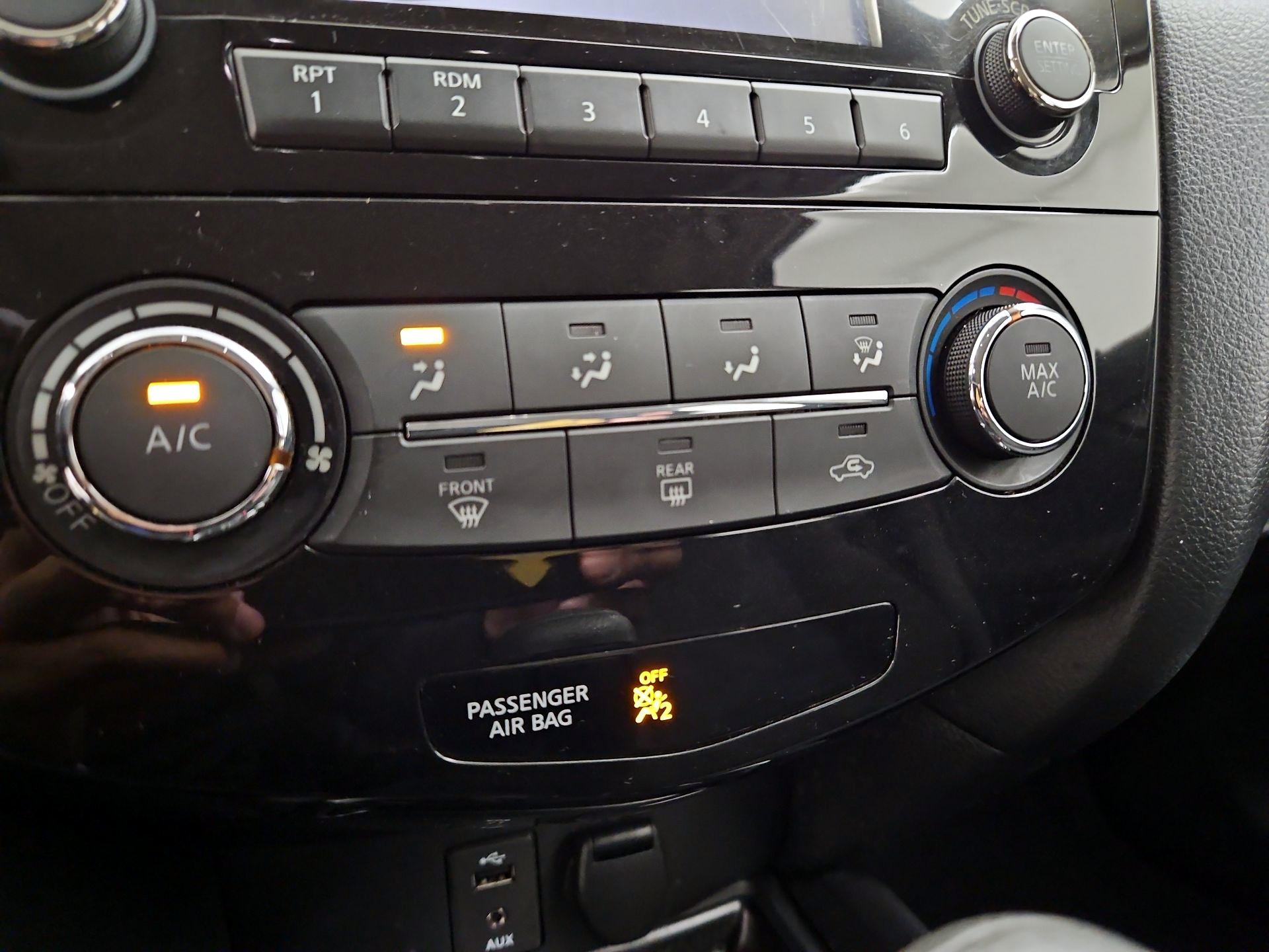Thumbnail: 2015 Nissan Rogue - 16