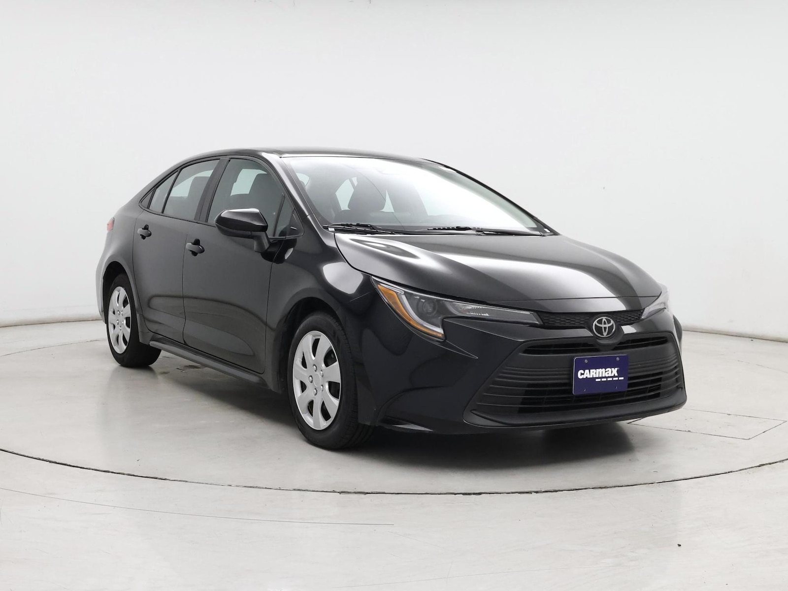 2025 Toyota Corolla LE - Photo 2