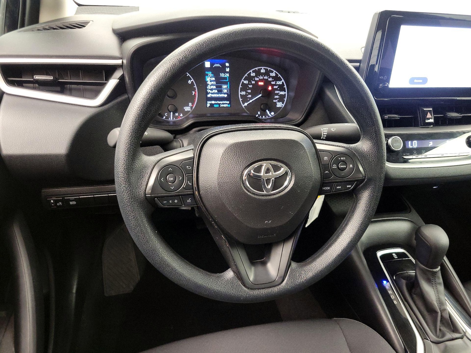 2025 Toyota Corolla LE - Photo 11