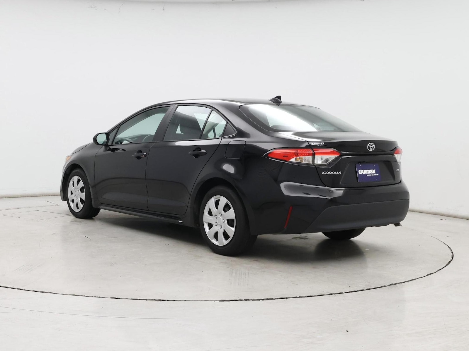 2025 Toyota Corolla LE - Photo 3