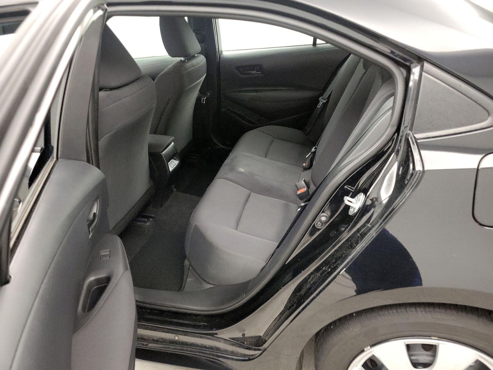 2025 Toyota Corolla LE - Photo 20
