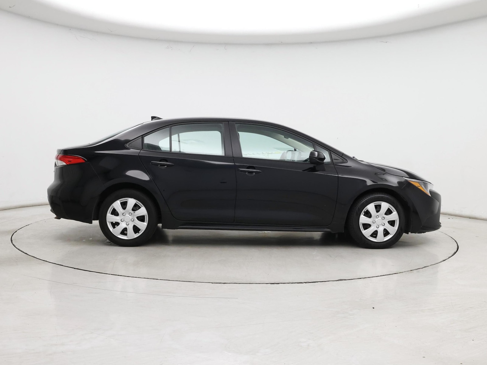 2025 Toyota Corolla LE - Photo 8